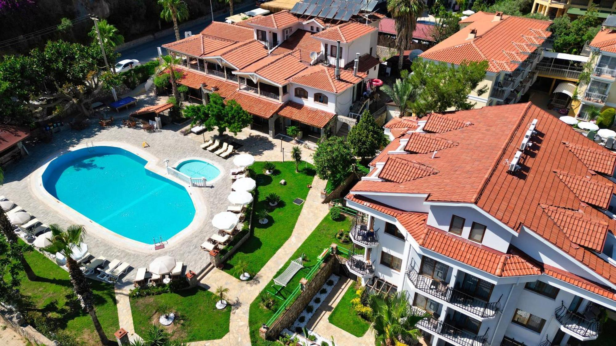 Ata Lagoon Hotel 3*