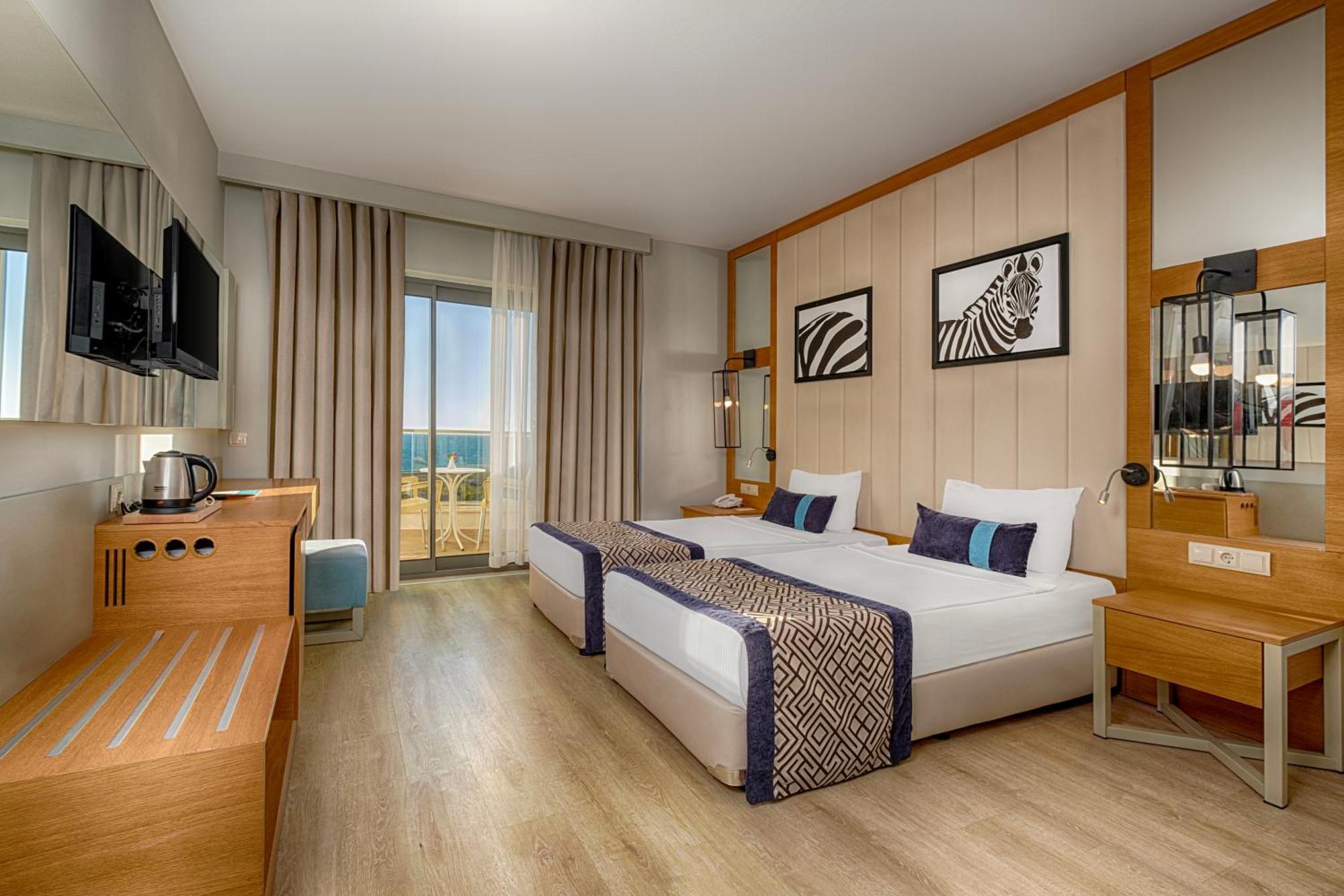 Hotel Calido Maris Ultra 5*