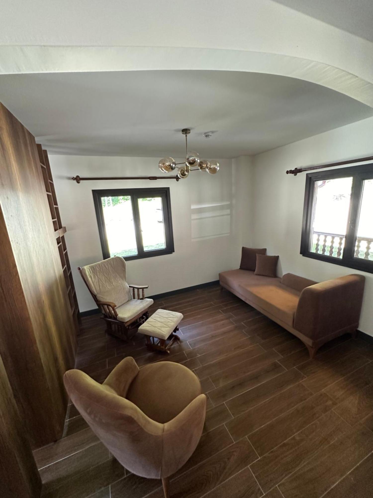 Vadi Guest house *