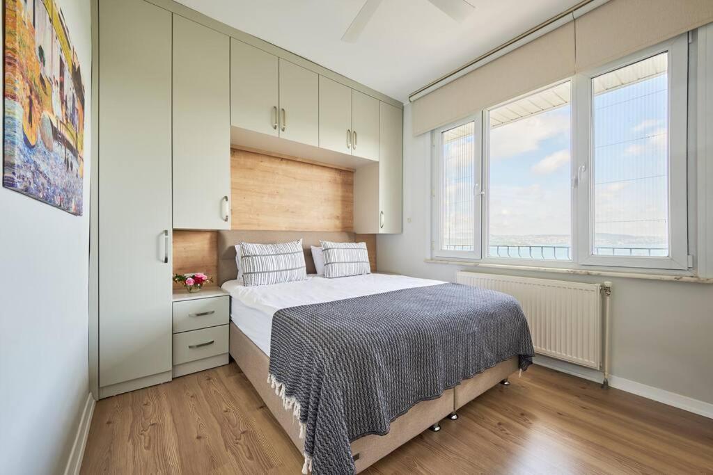 Luxury With Bosphorus View In Sariyer! Apartment *