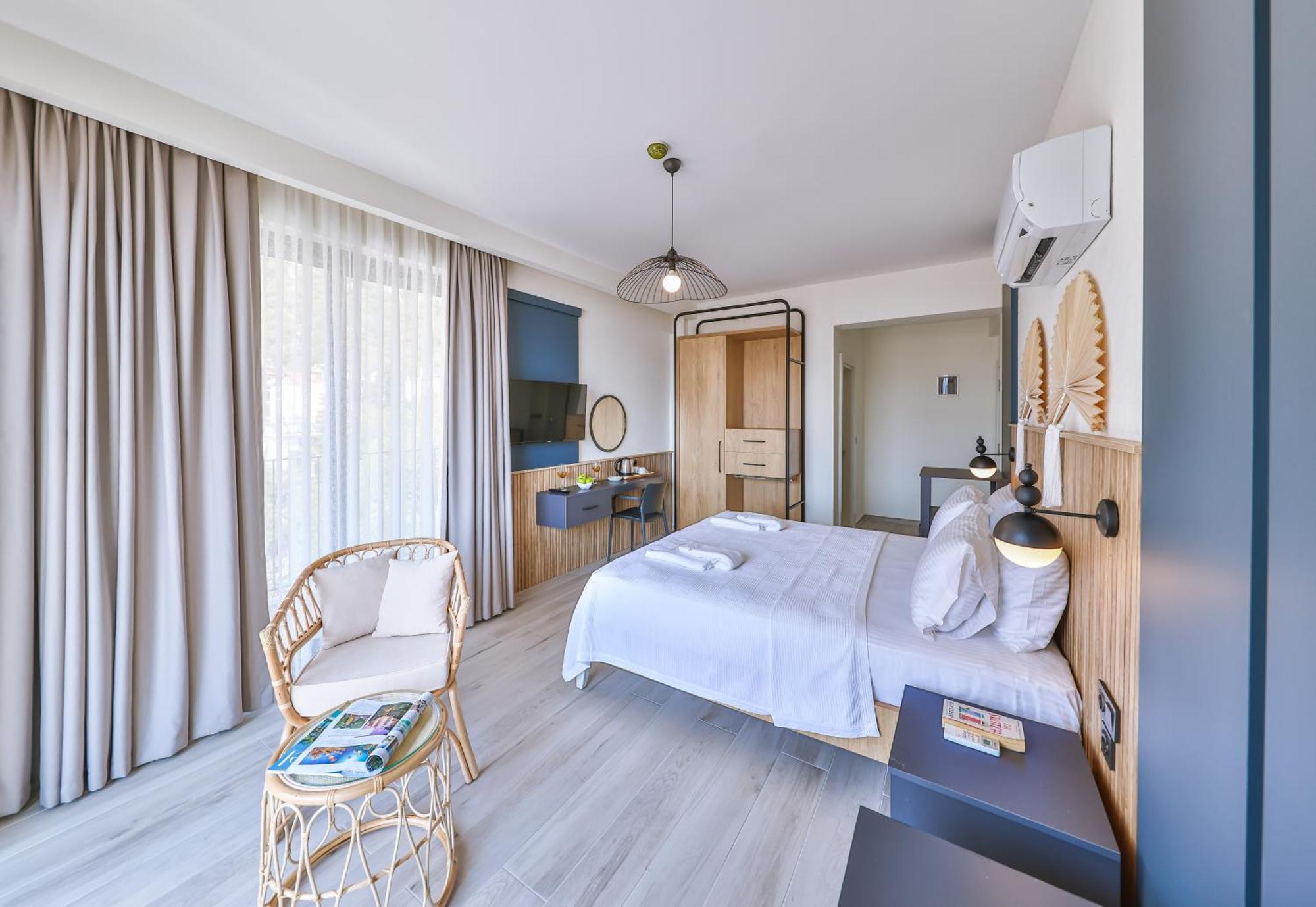 Athena Hotel
