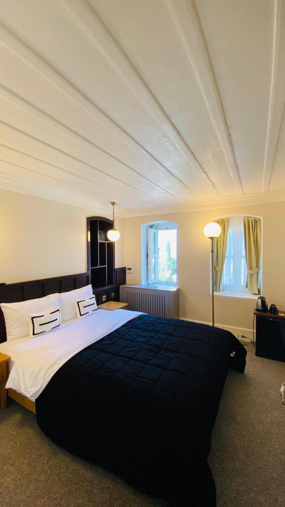 Mansion Milia Boutique Hotel *
