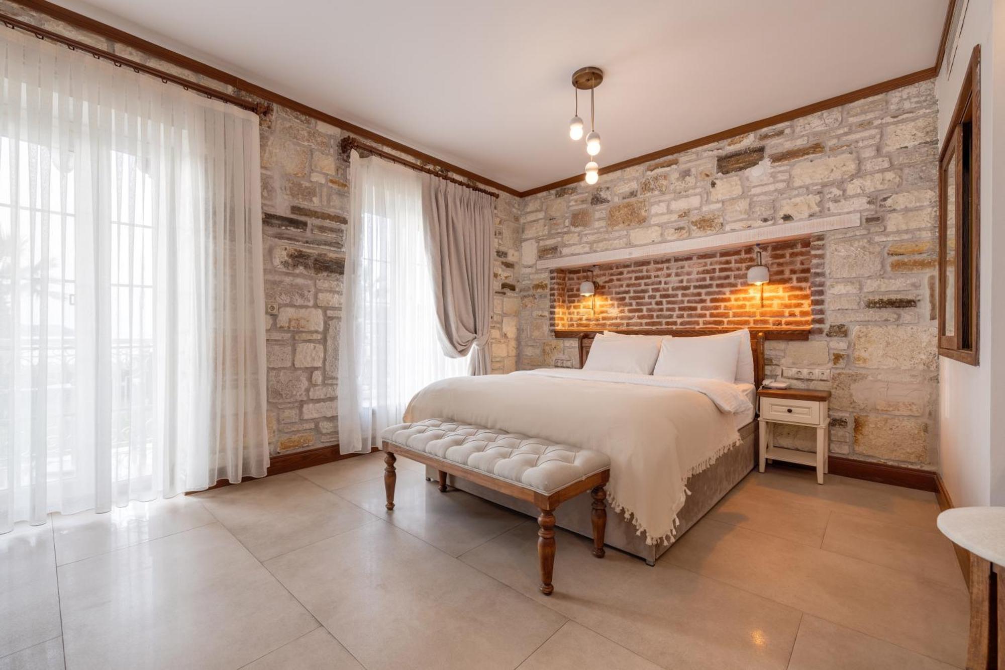 Navalia Hotel Foca
