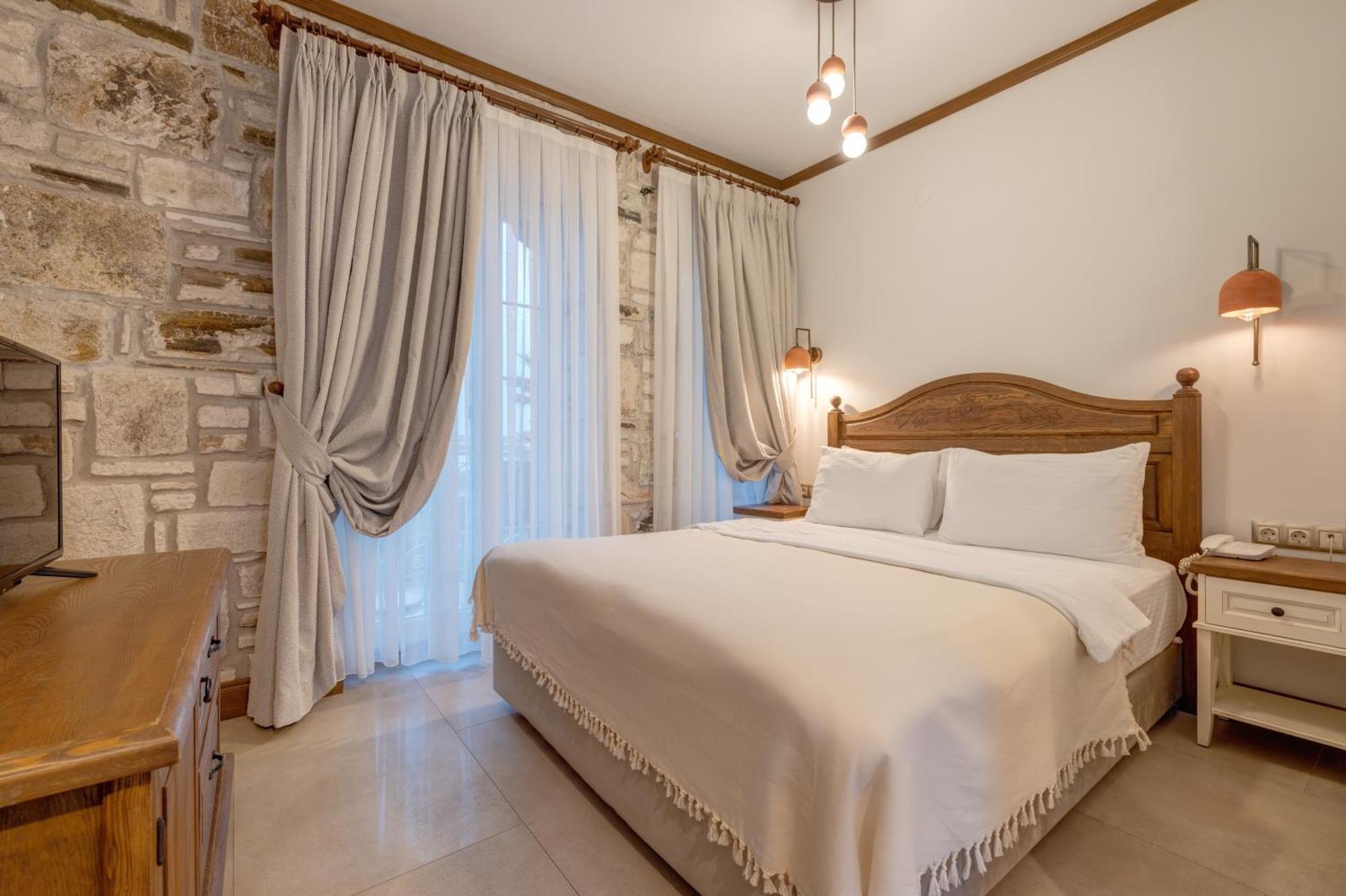 Navalia Hotel 2*