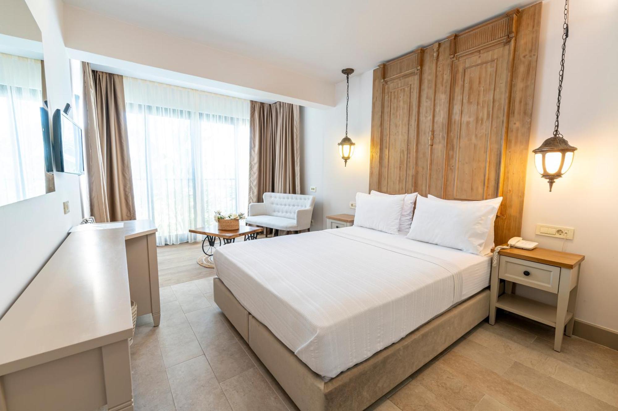 Hotel Elista & Golturkbuku