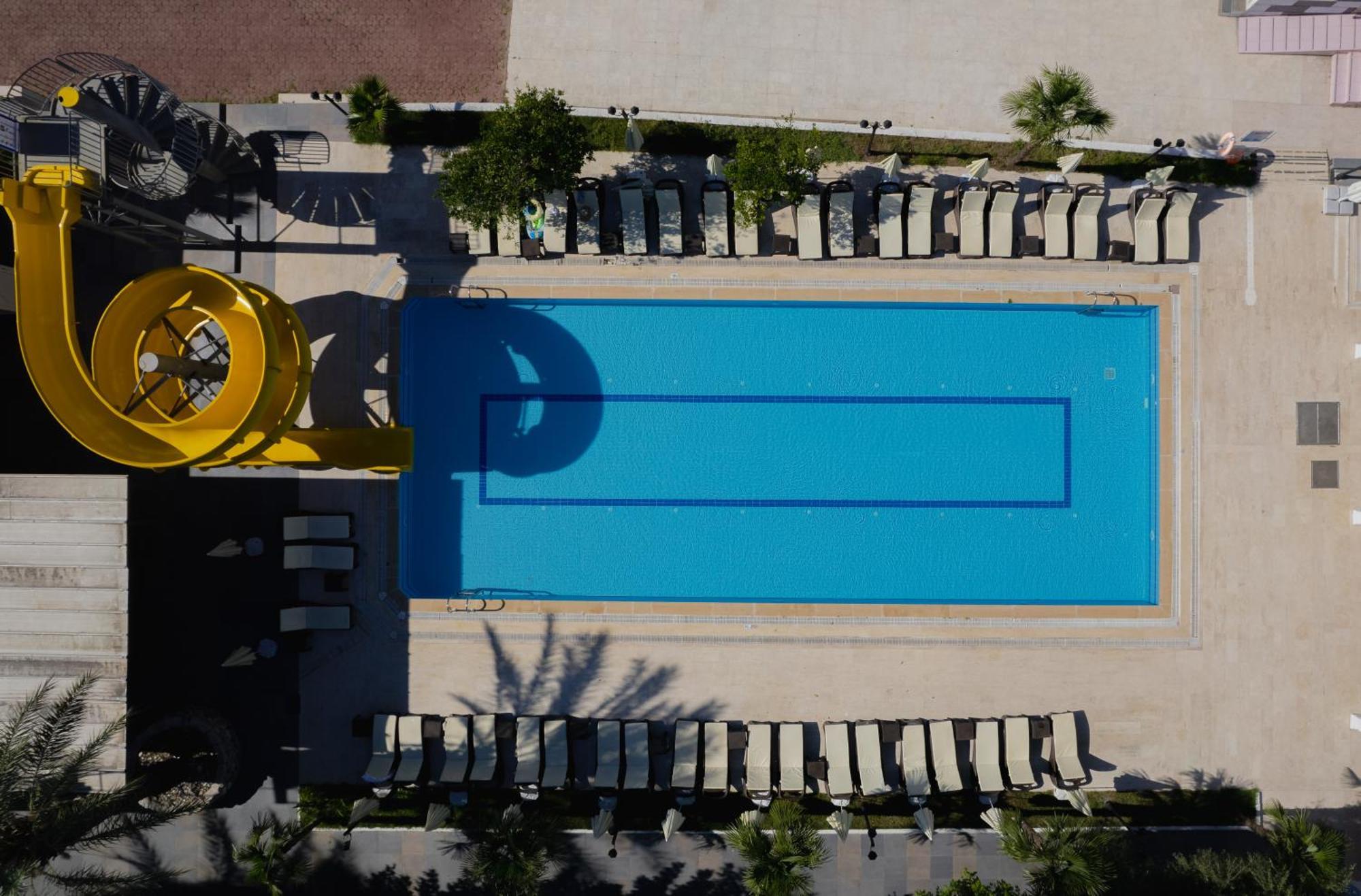 Hotel Grand Derin 4*