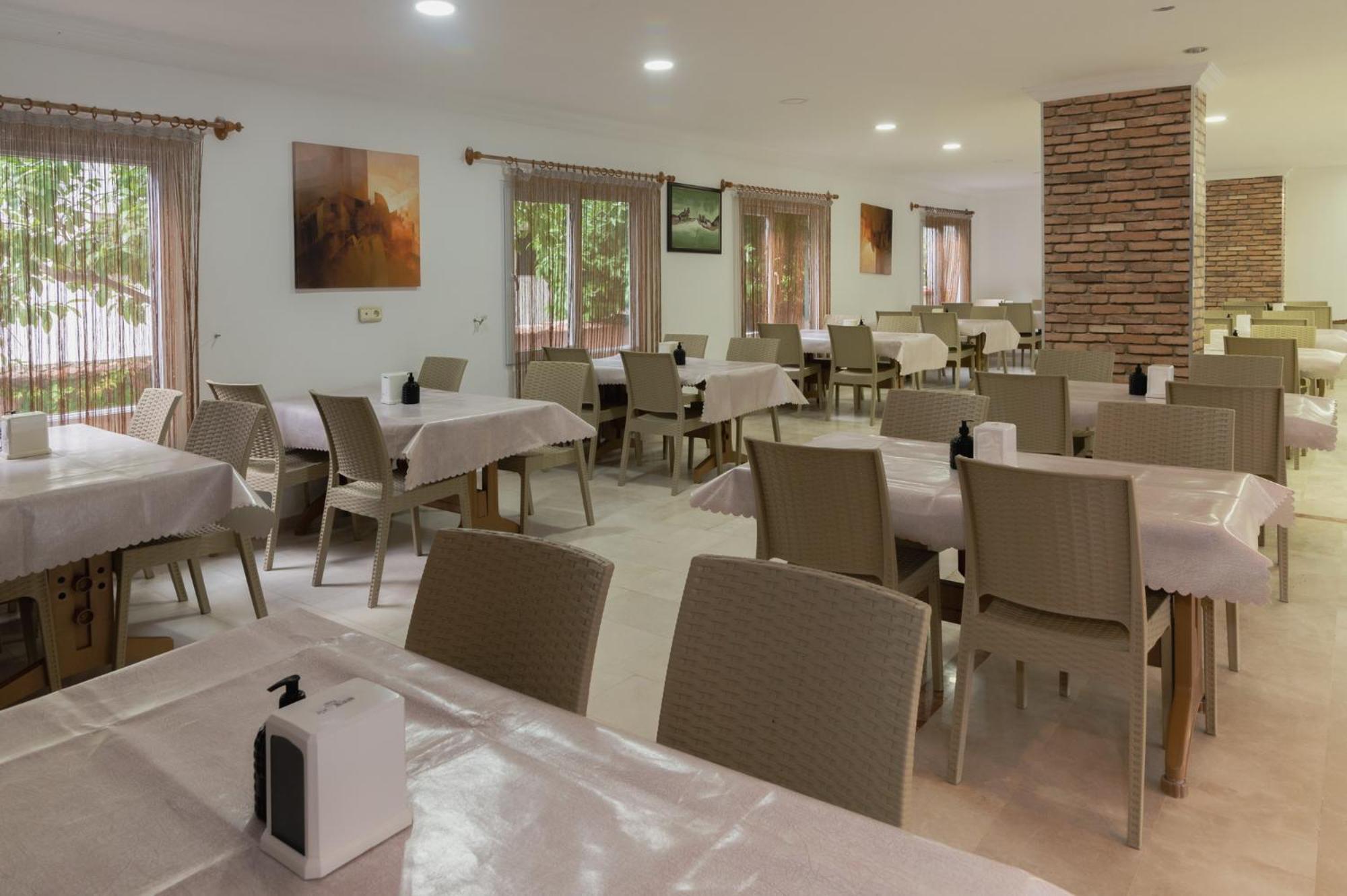 Hotel Grand Derin