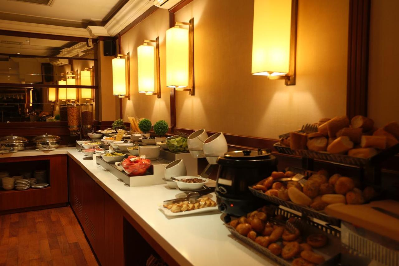 Hotel Pera Rose & 4*