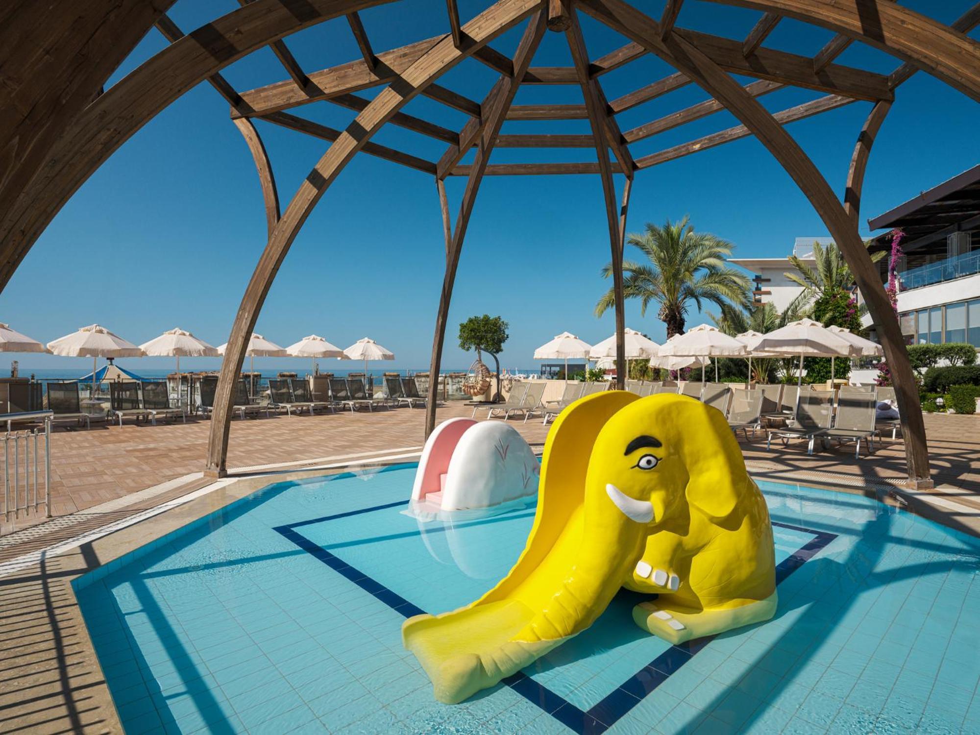 Adin Resort 5*