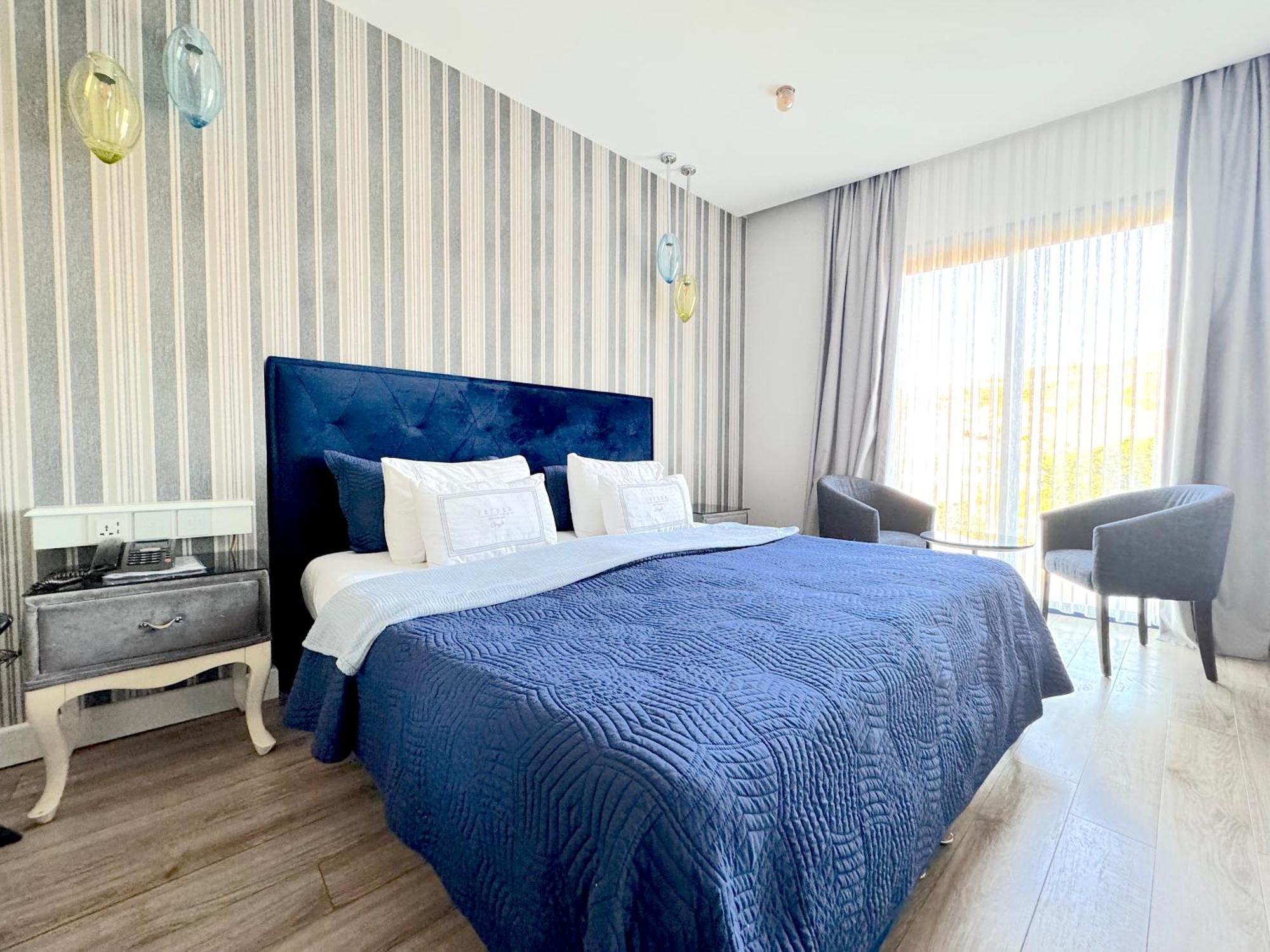 Ferush Boutique Hotel *