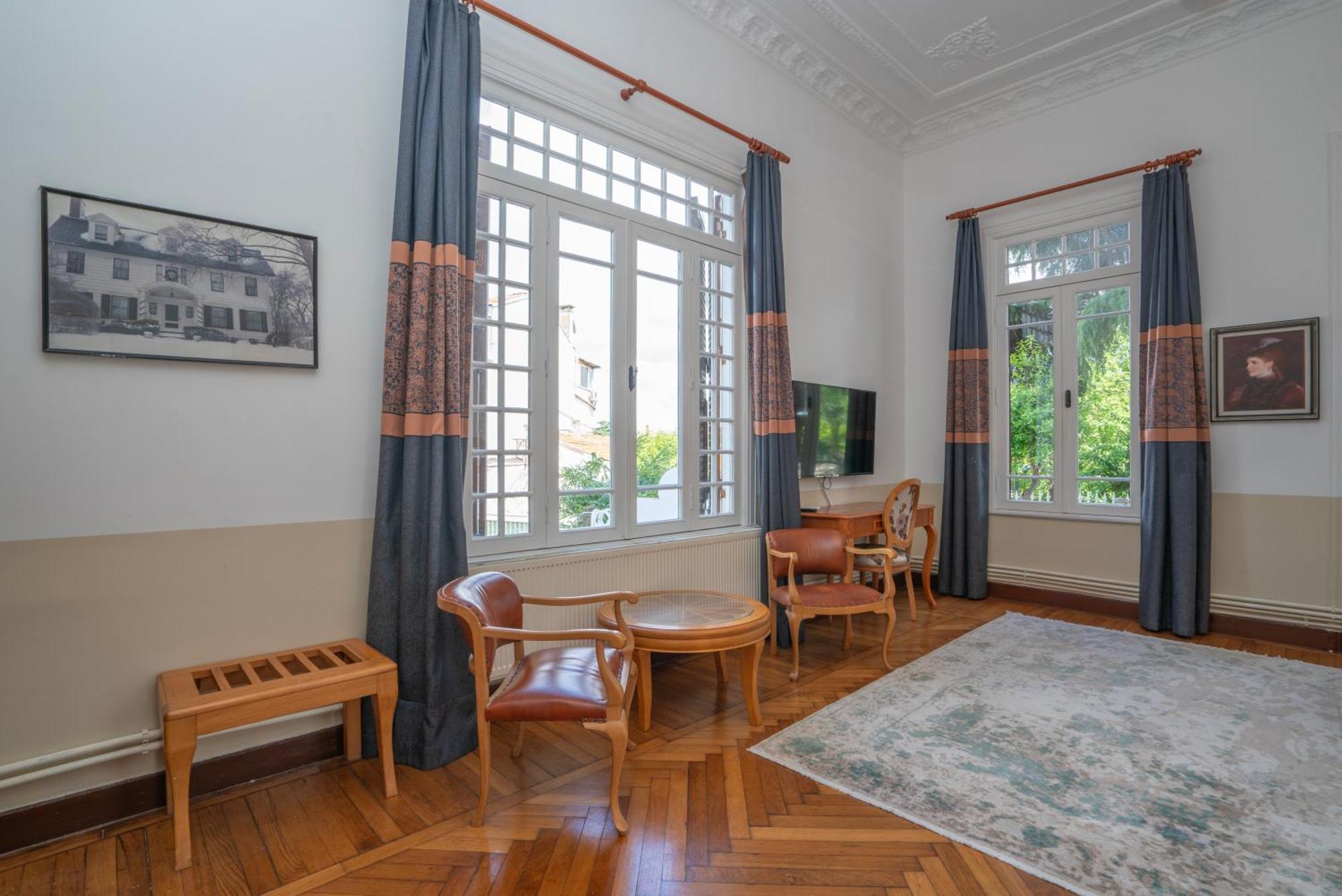 Hotel Kensington Prince's Island Historical Mansion