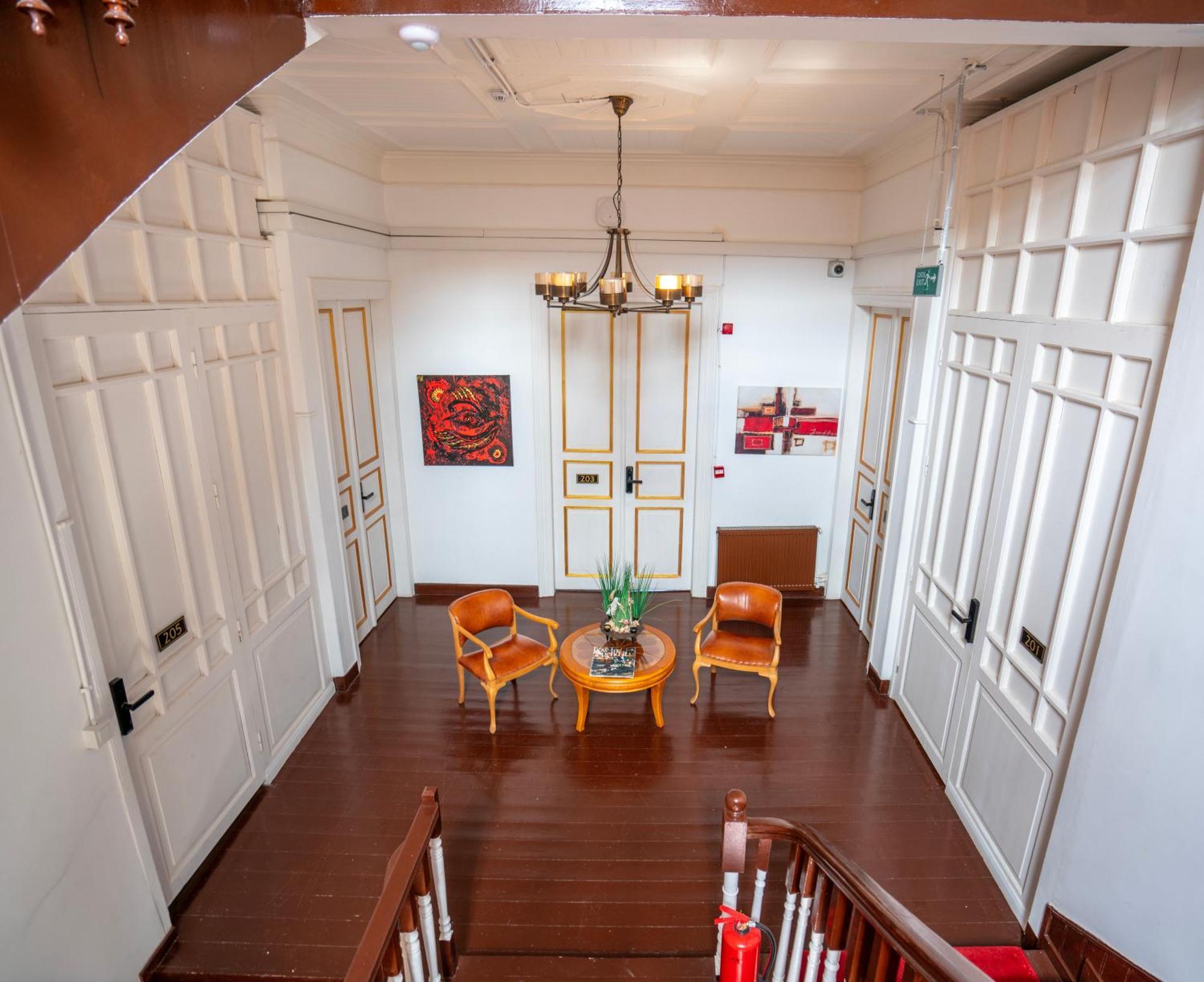 Kensington Prince's Island Historical Mansion Hotel *