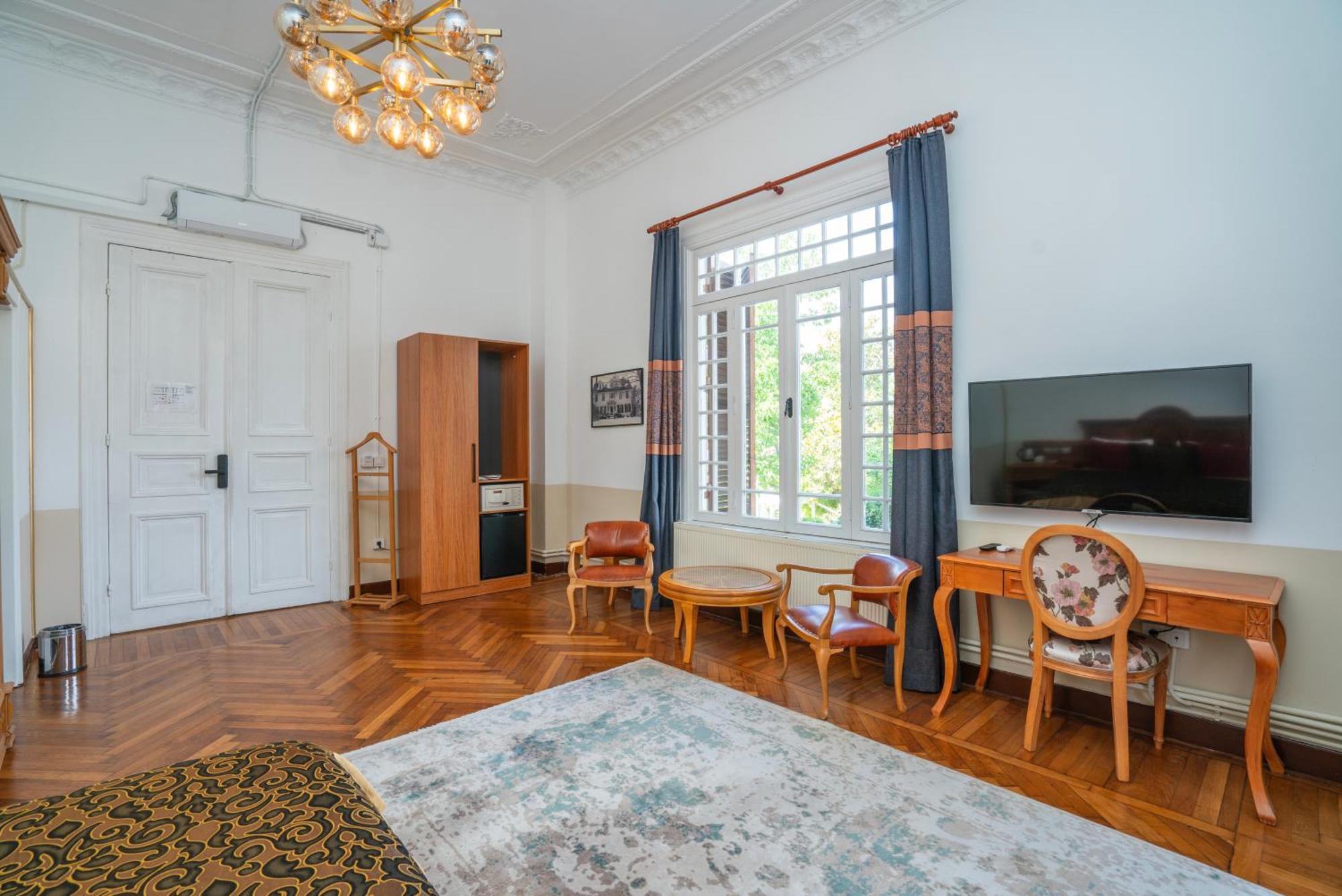 Hotel Kensington Prince's Island Historical Mansion