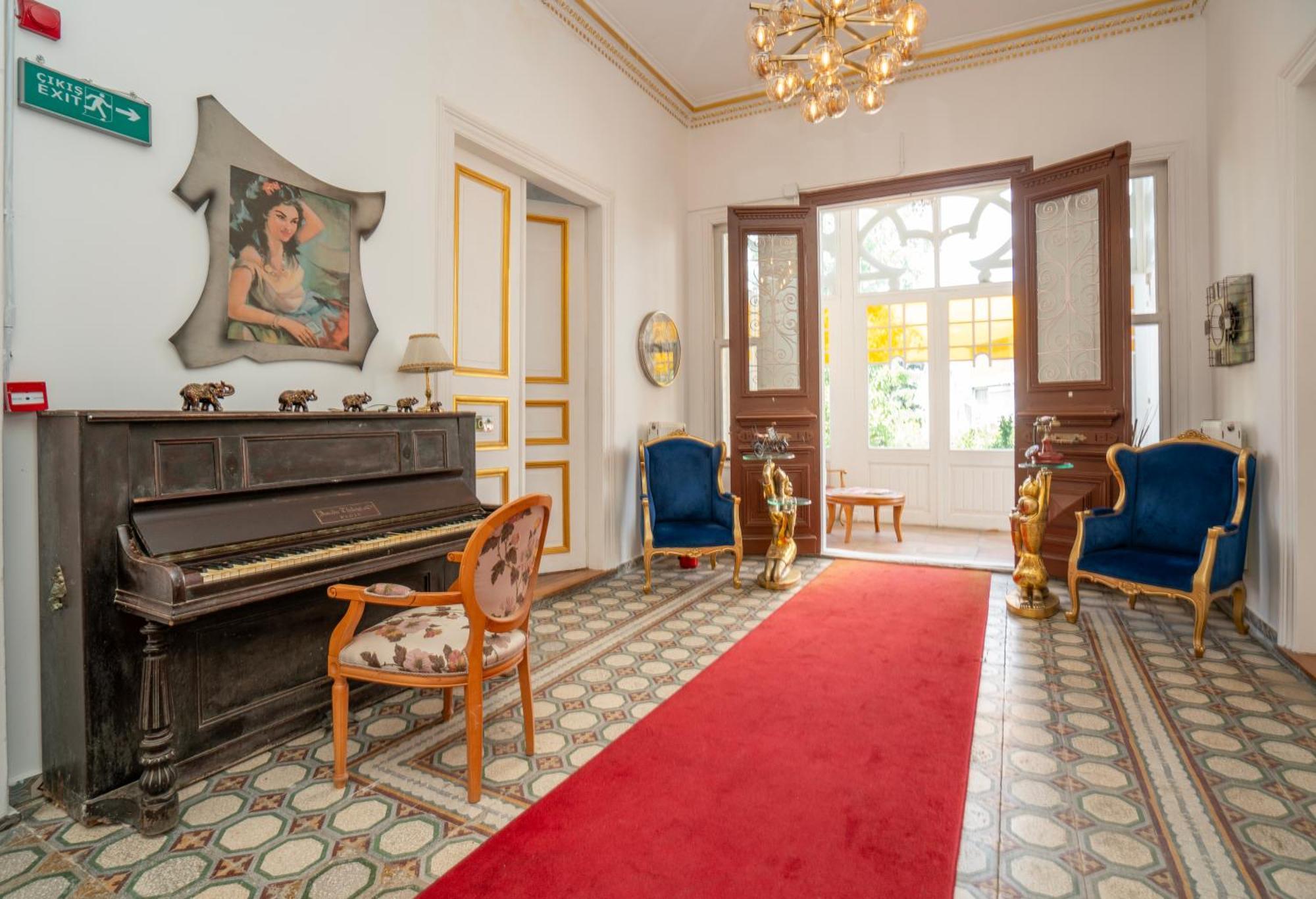 Kensington Prince's Island Historical Mansion Hotel *