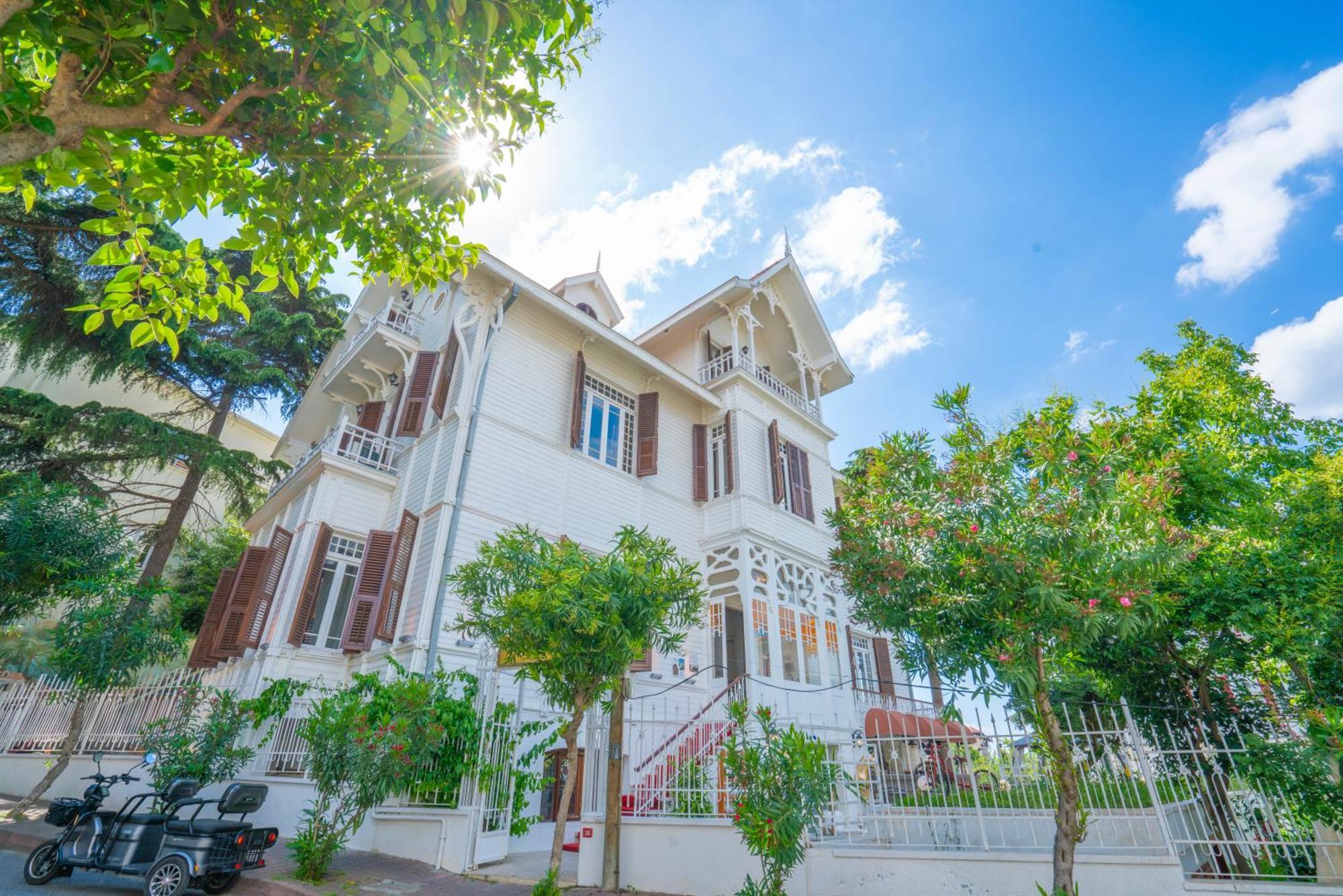 Kensington Prince's Island Historical Mansion Adalar