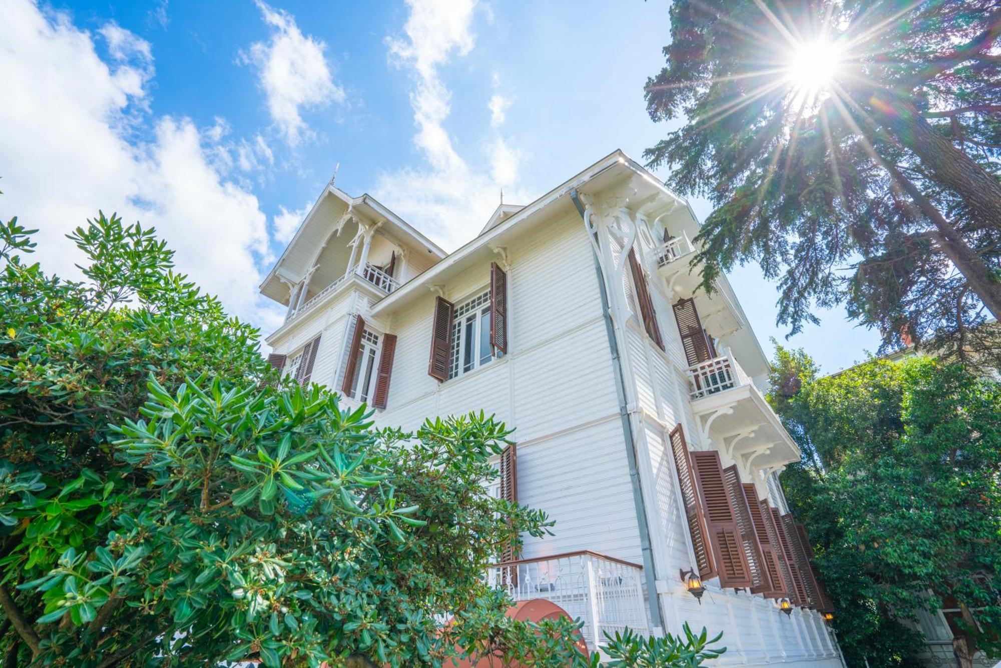 Kensington Prince's Island Historical Mansion Hotel *