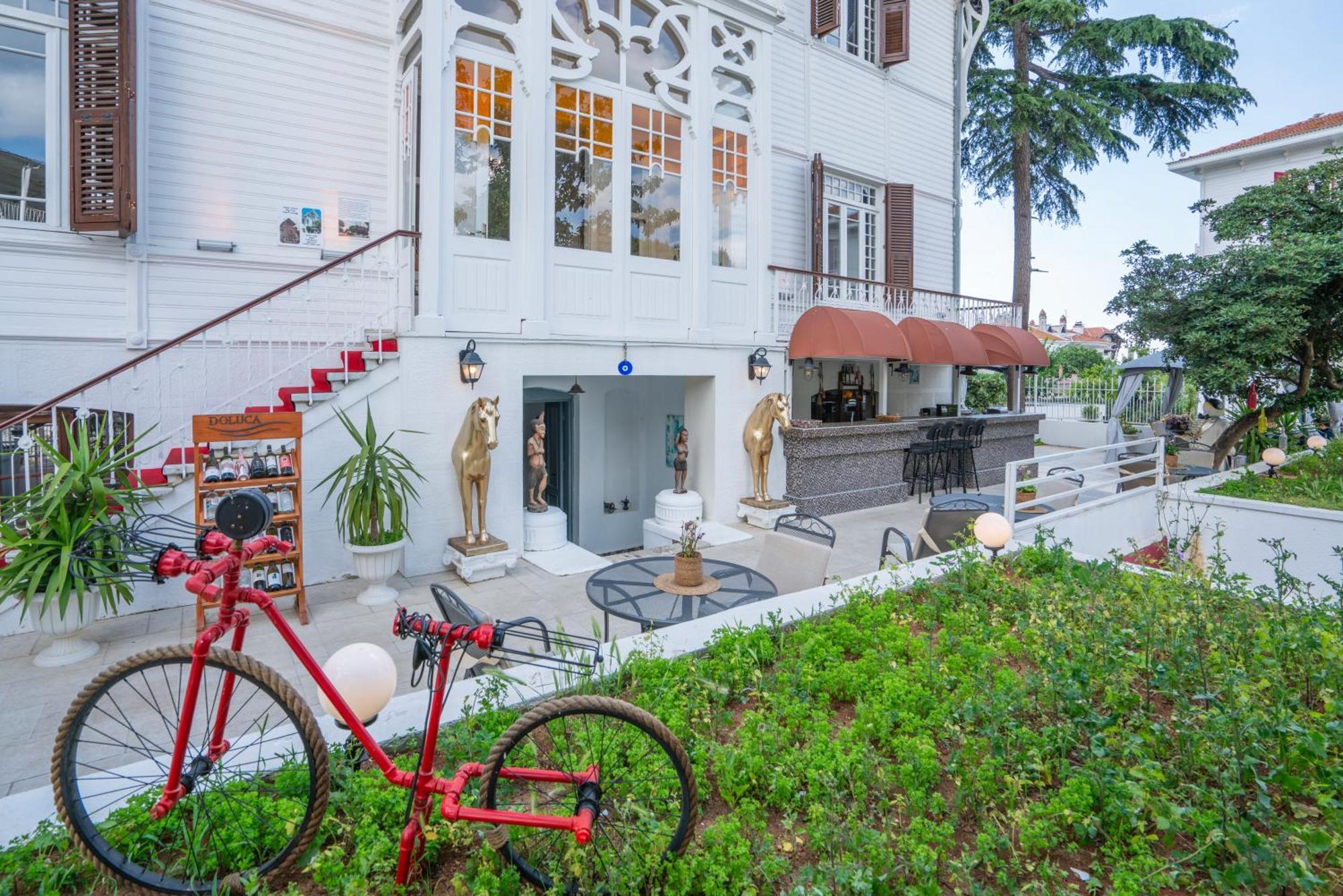 Hotel Kensington Prince's Island Historical Mansion *
