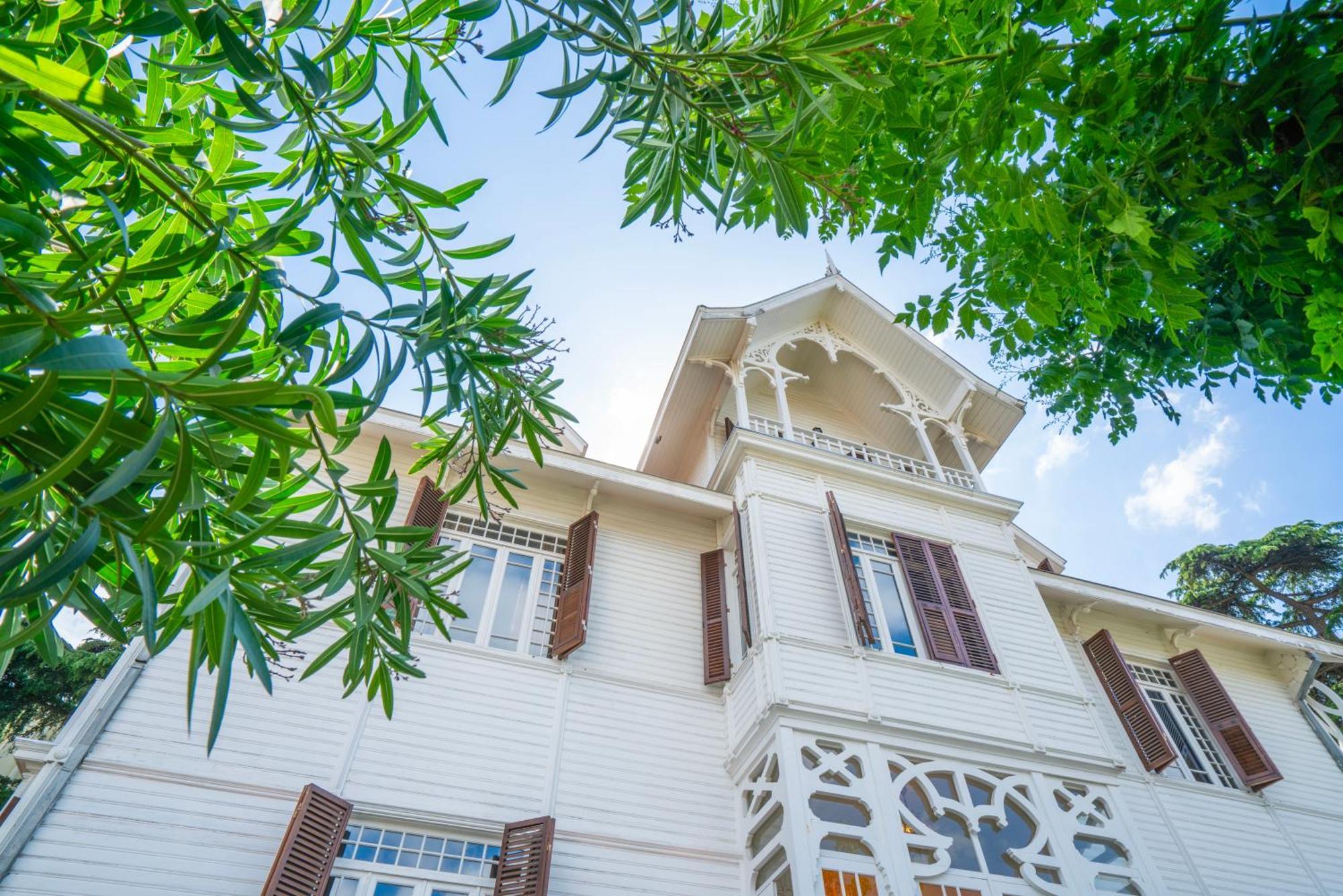 Kensington Prince's Island Historical Mansion *