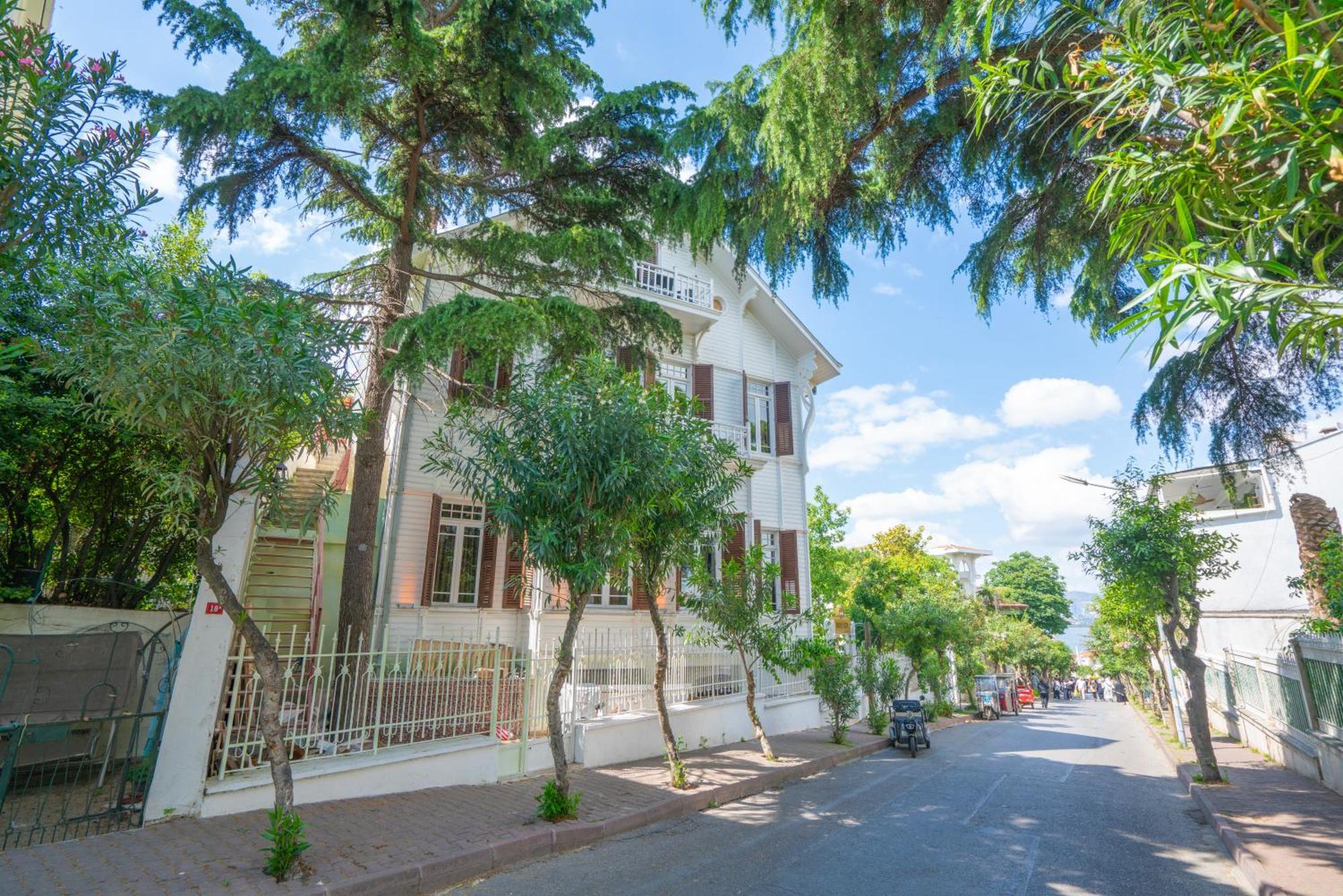Hotel Kensington Prince's Island Historical Mansion