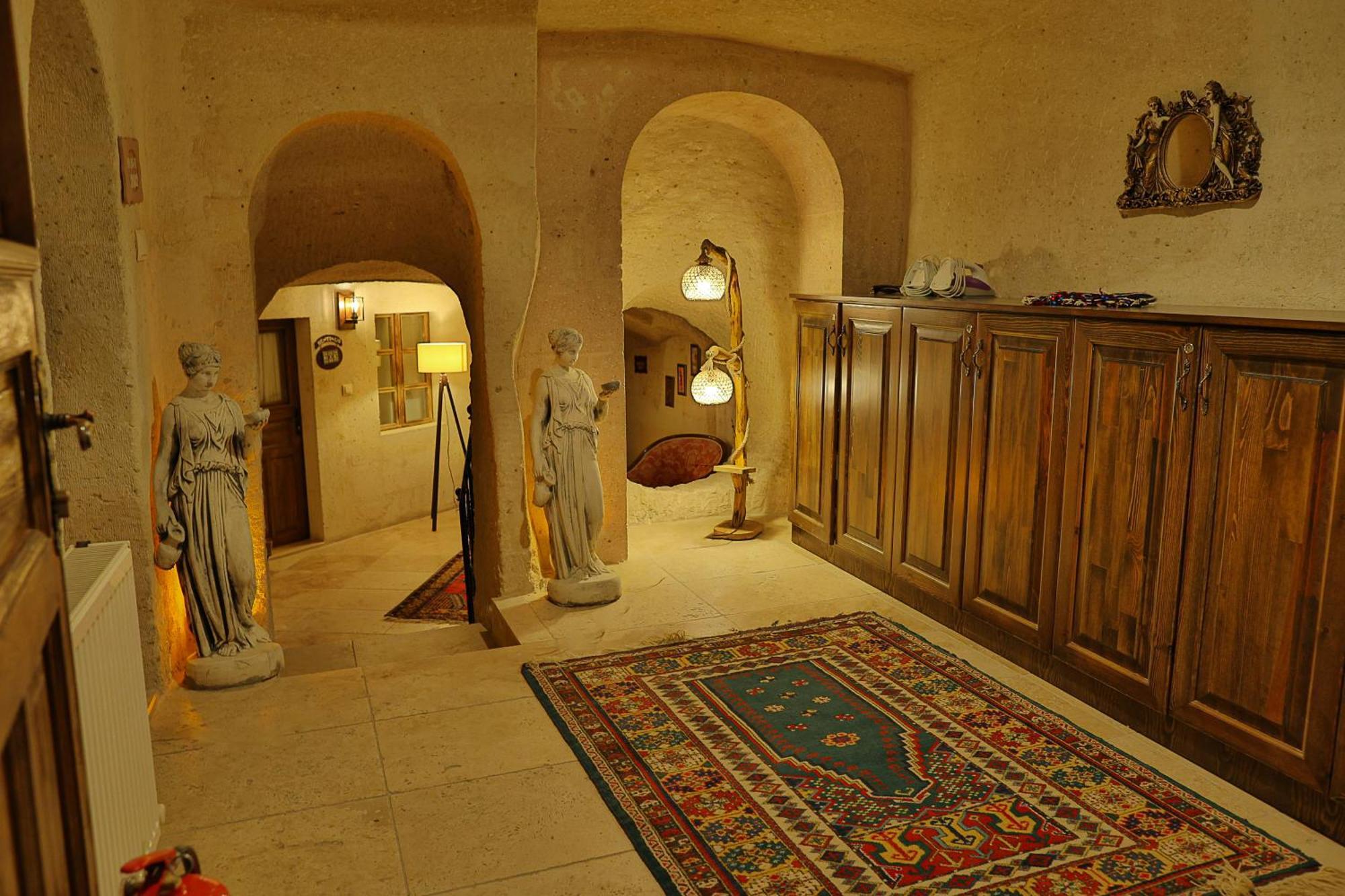 Demisos Caves Hotel 3*