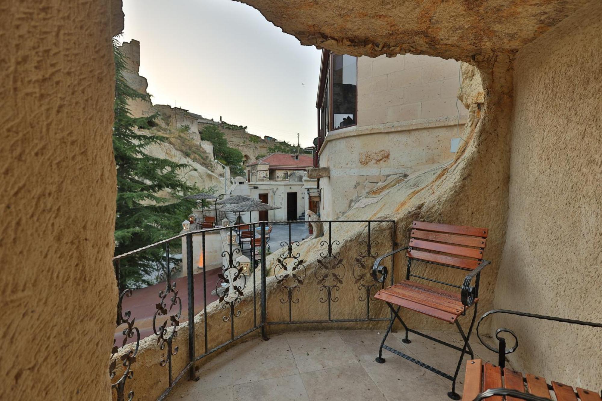 Demisos Caves Hotel 3*