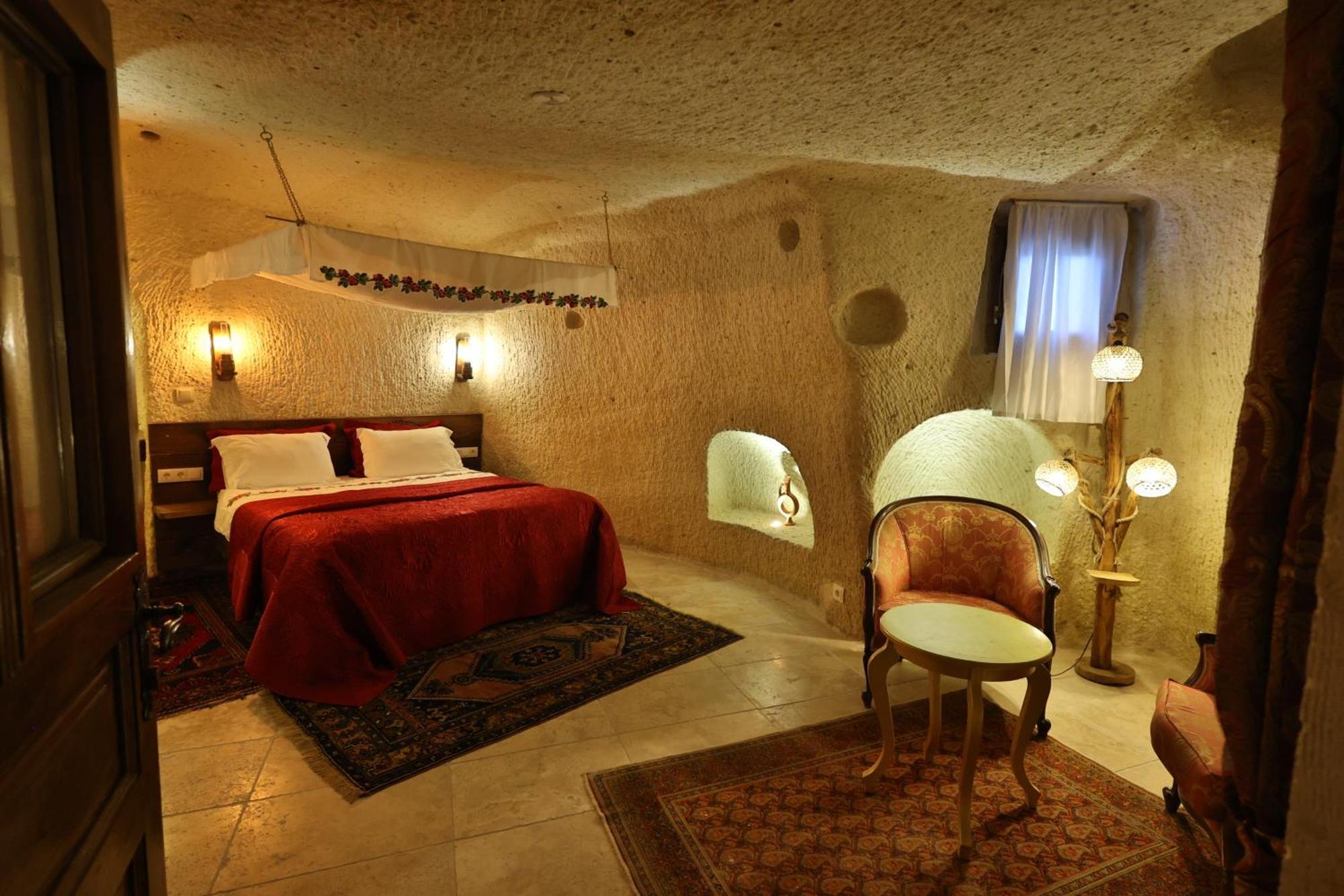Demisos Caves Hotel