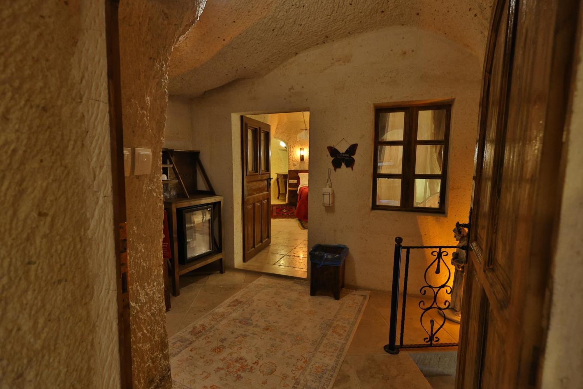 Demisos Caves Hotel 3*