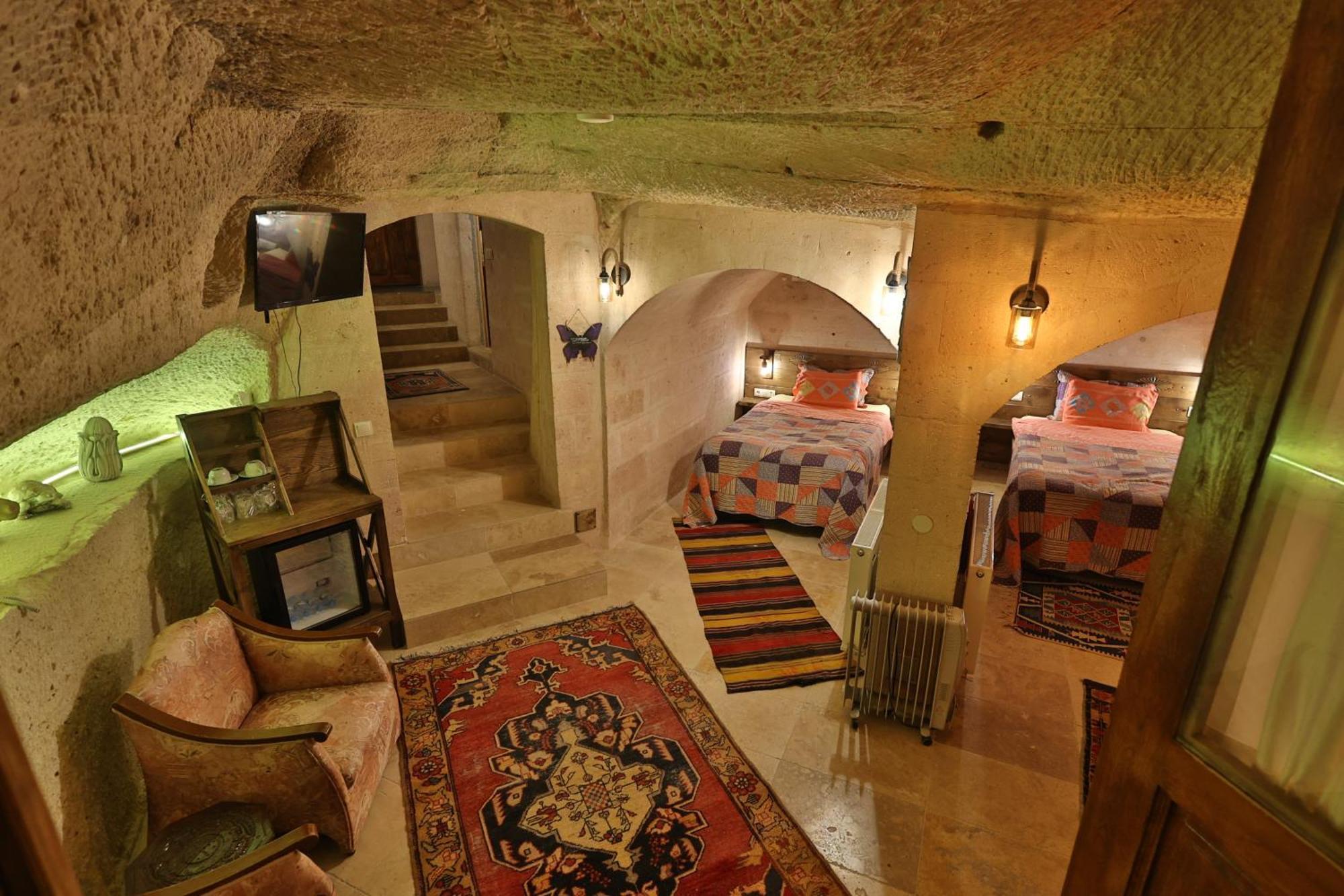 Hotel Demisos Caves