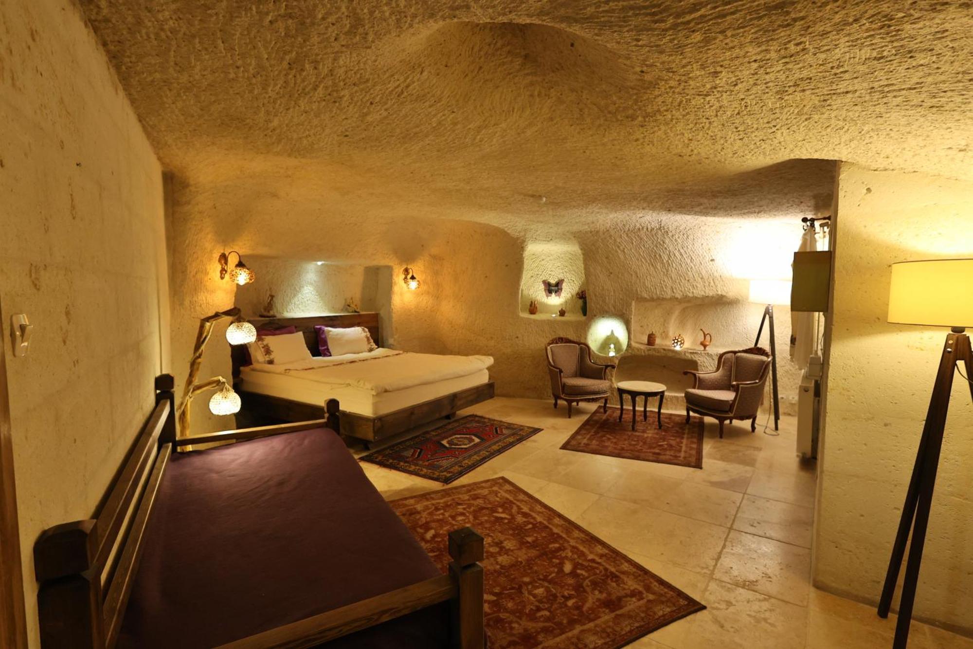 Hotel Demisos Caves
