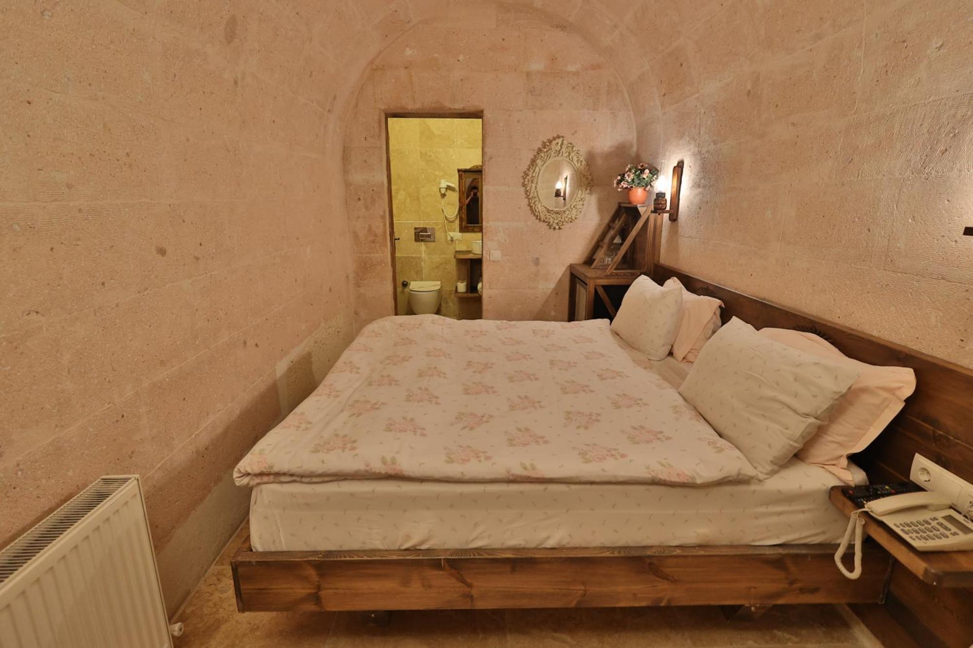 Demisos Caves Hotel 3*