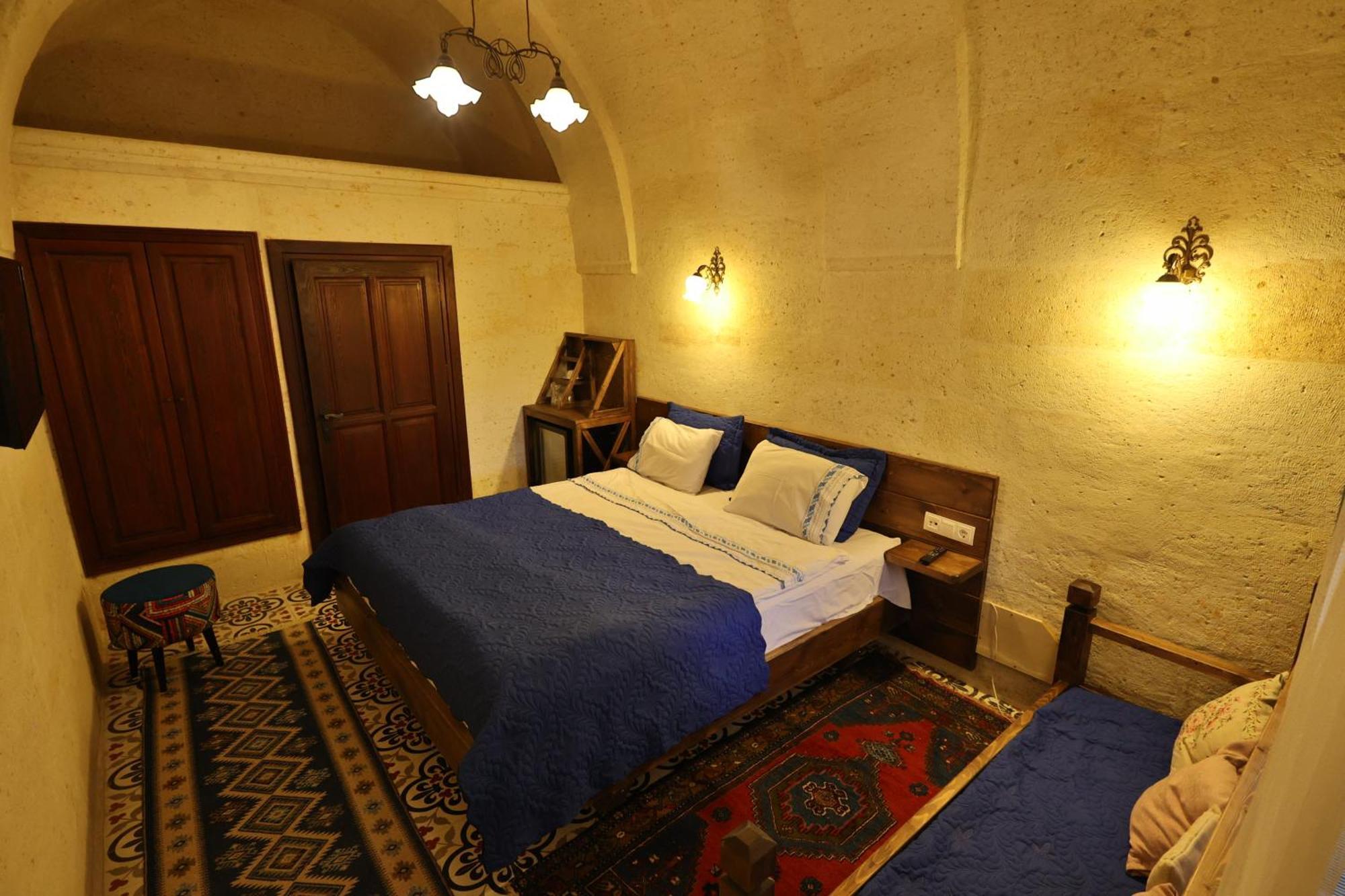 Demisos Caves Hotel