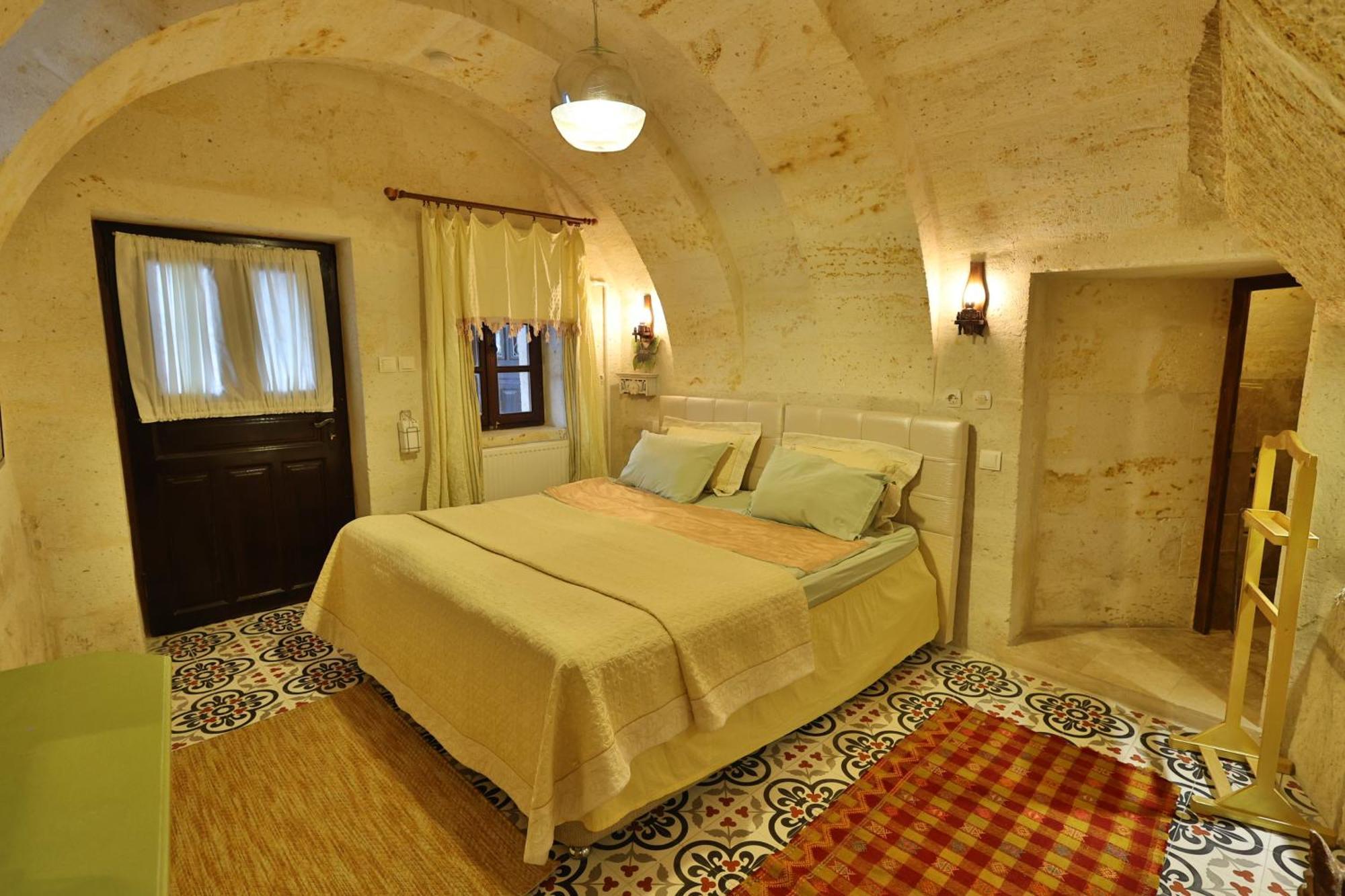 Hotel Demisos Caves 3*