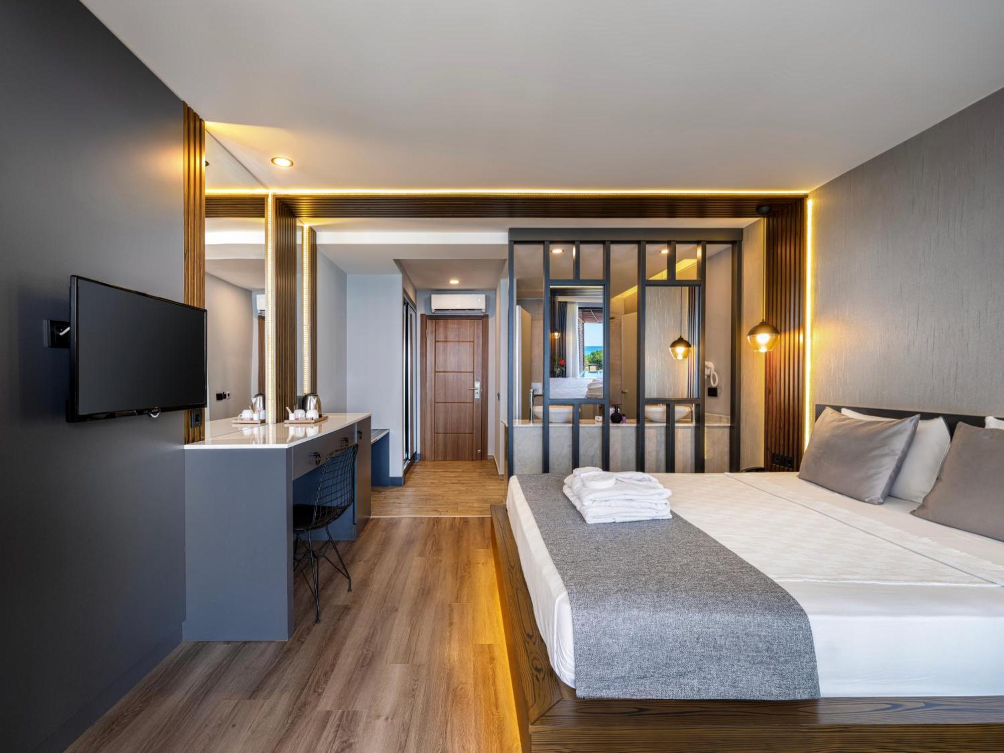 Adora Calma Adults Only 4*