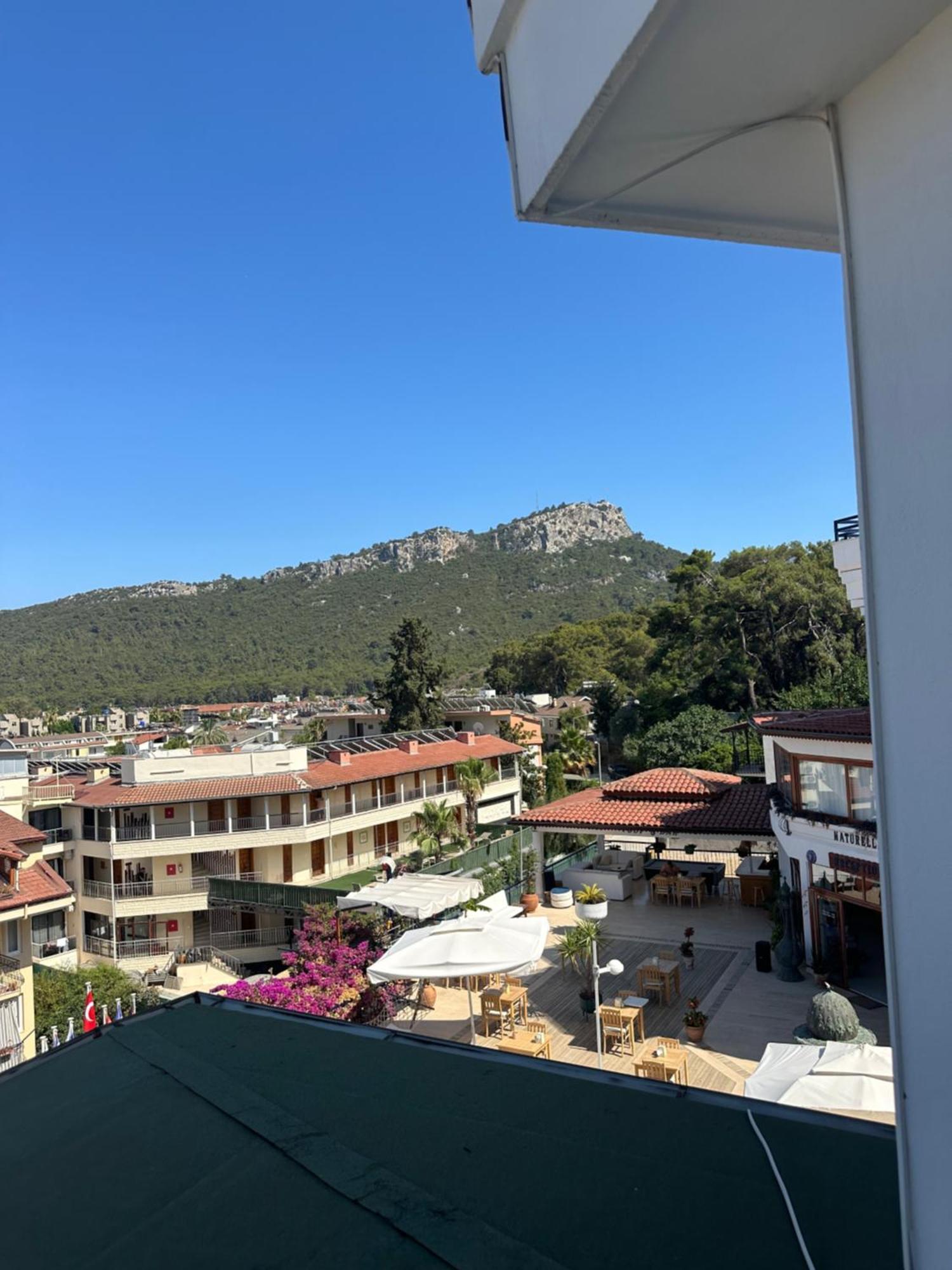 Naturella Aparthotel 3*