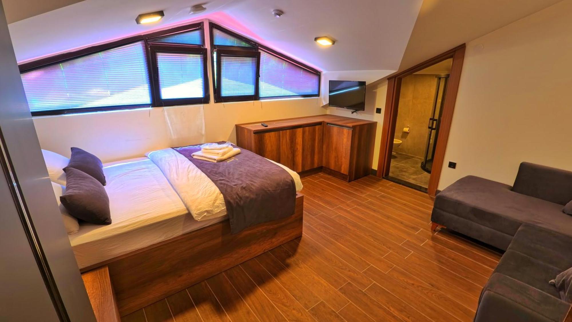 Vadi Guest house *