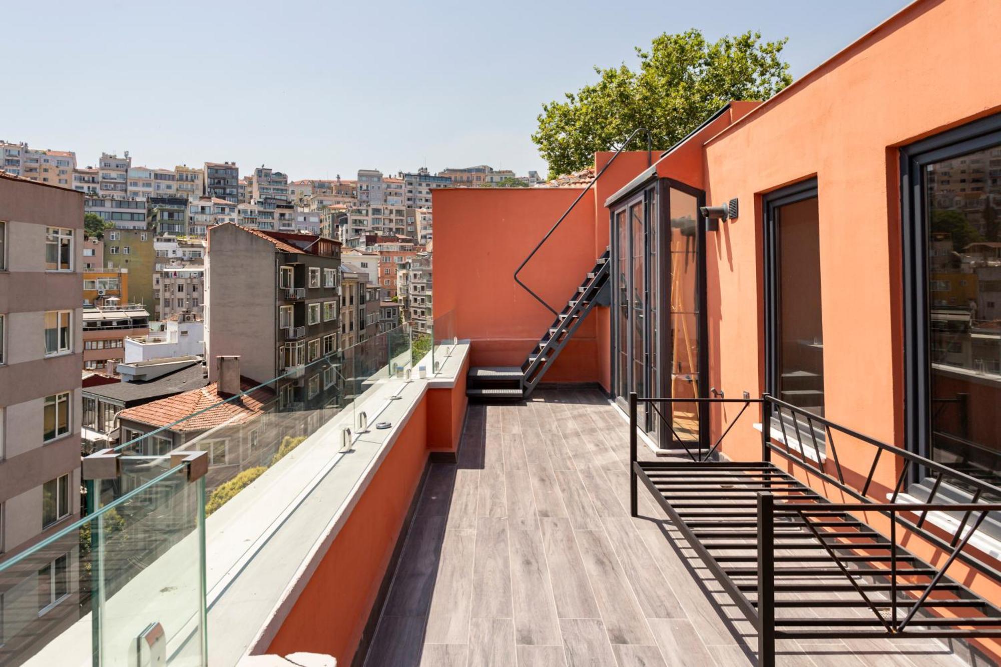 Decent With A Magnificent Terrace , View *
