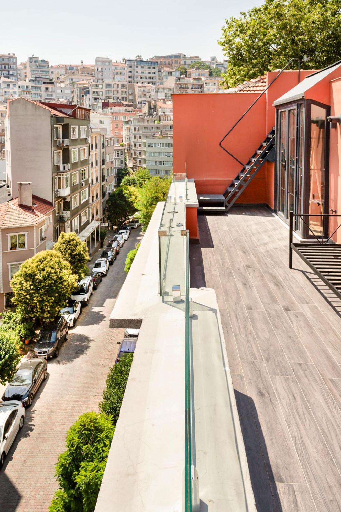 Apartment Decent With A Magnificent Terrace , View *