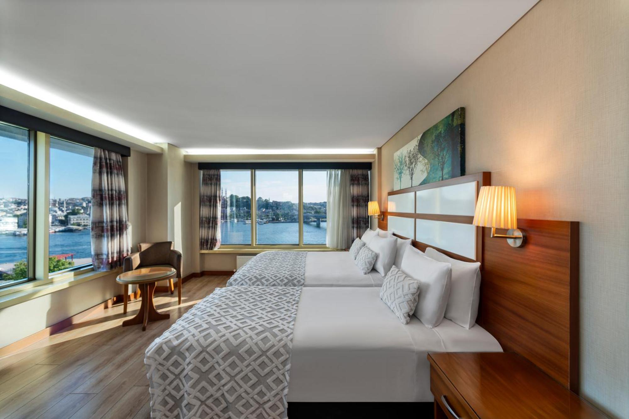 Golden City Hotel 4*