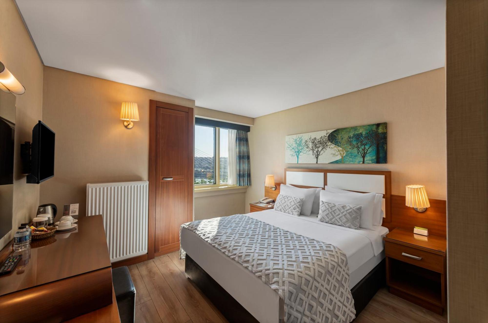 Golden City Hotel
