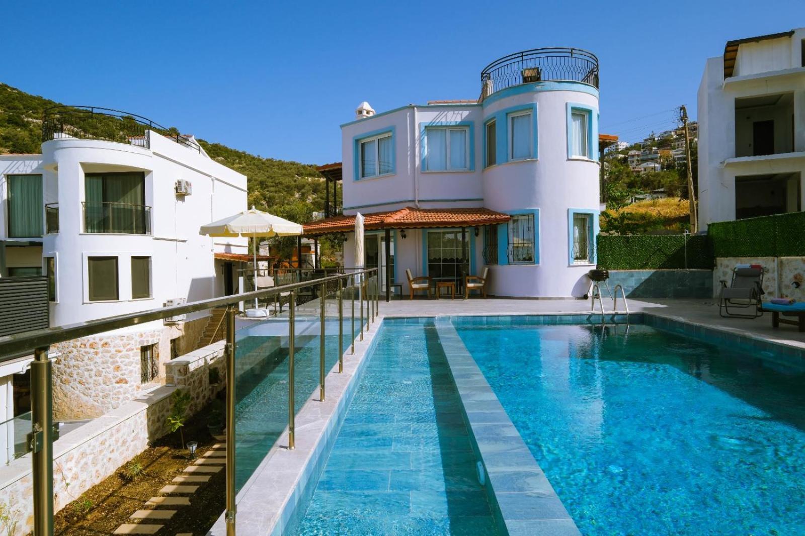 Villa Manolya *