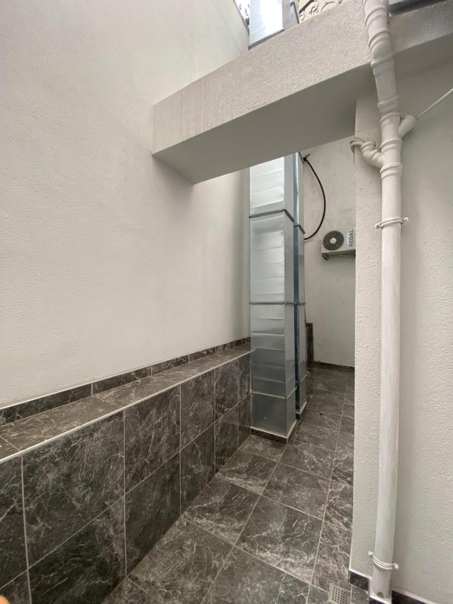 White House Aparthotel *