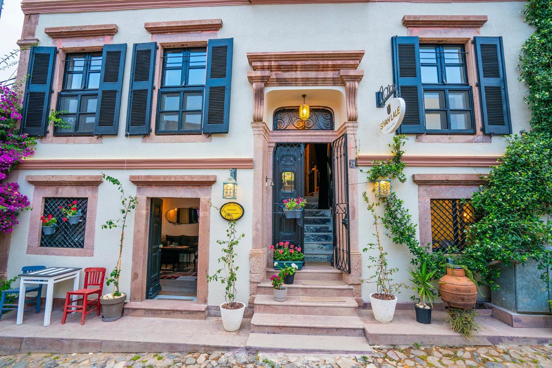 Siyah Lale Cunda 1841 (adults Only) 2*