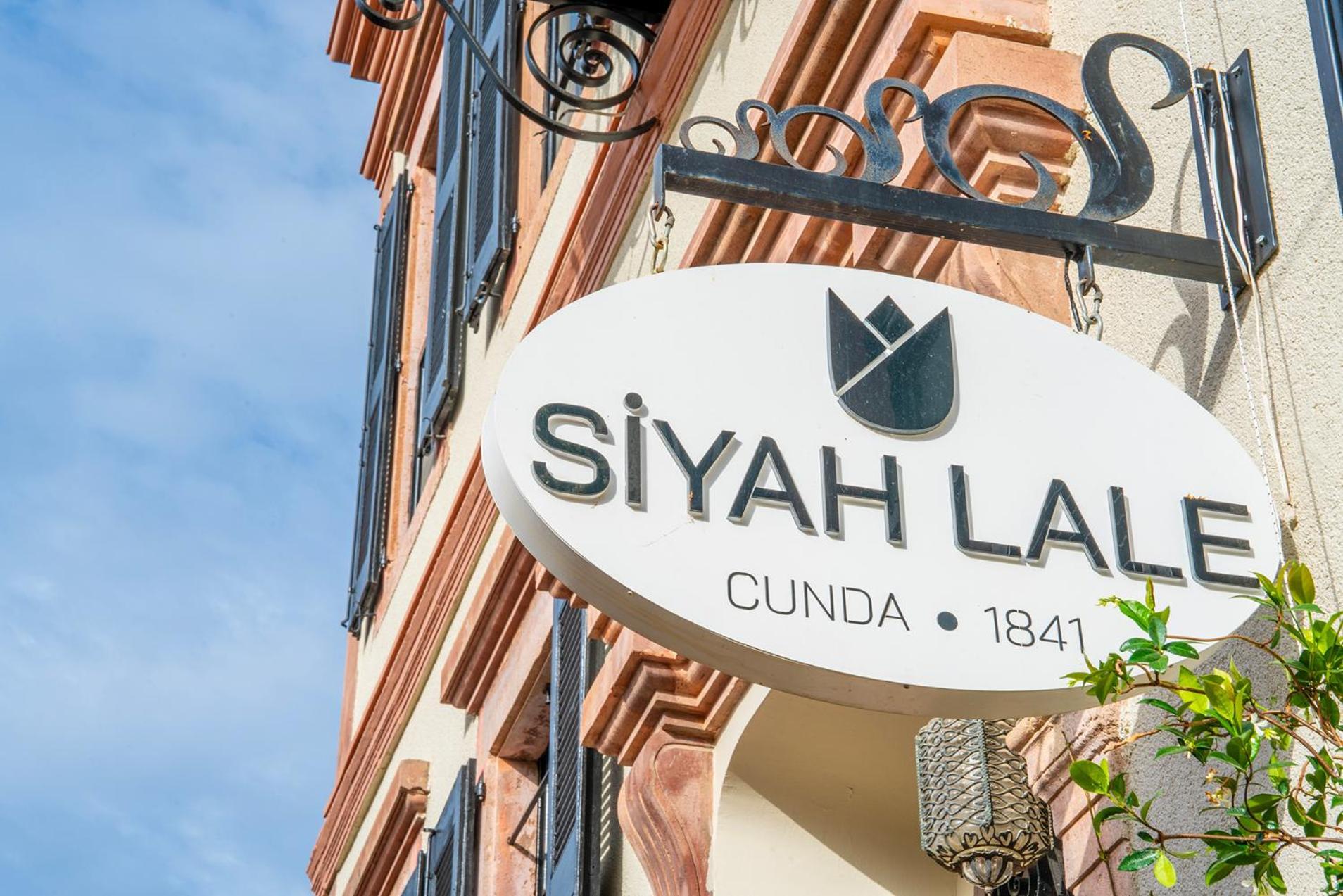 Siyah Lale Cunda 1841 (adults Only)