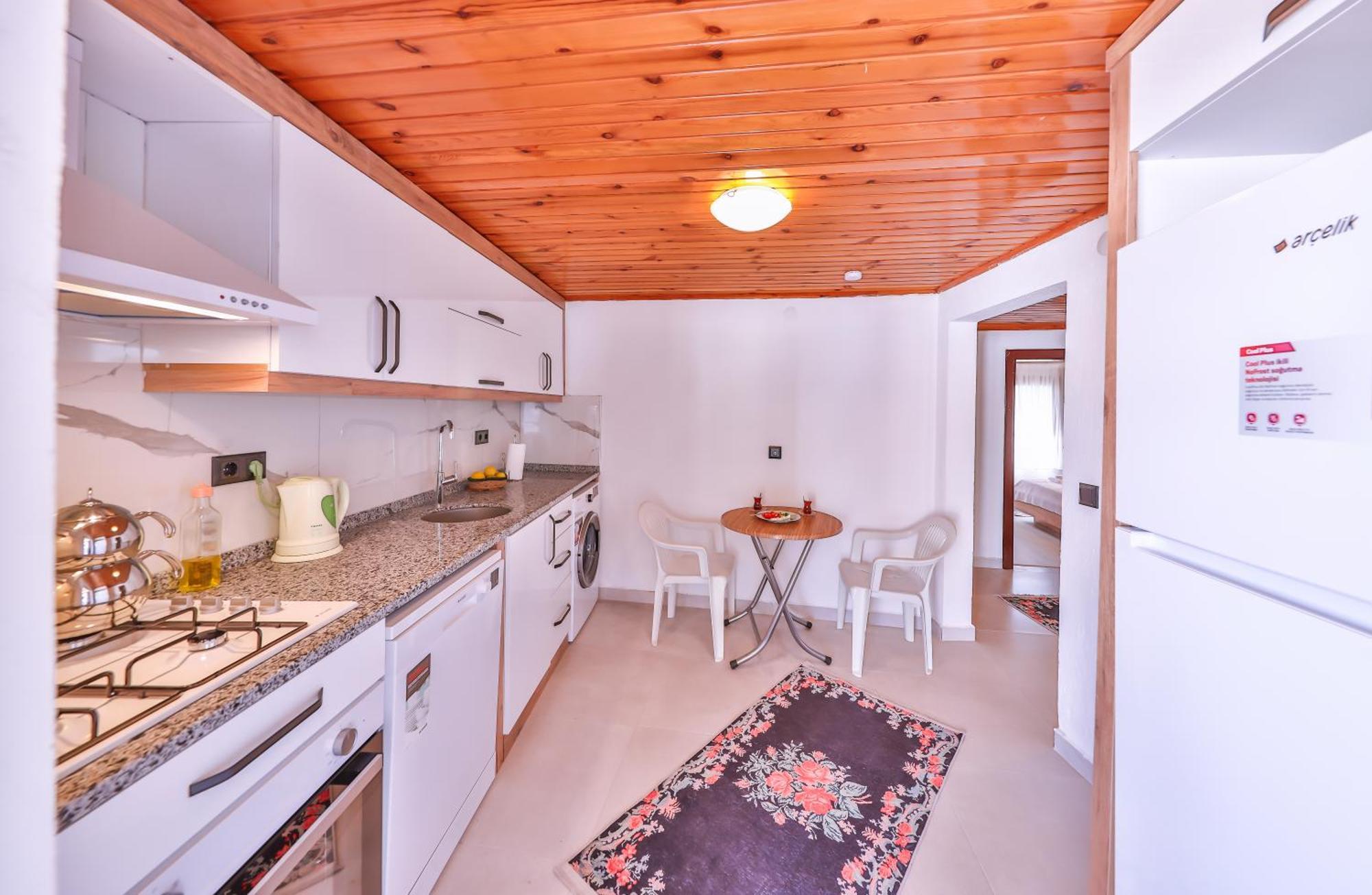 Apartment No 7 *