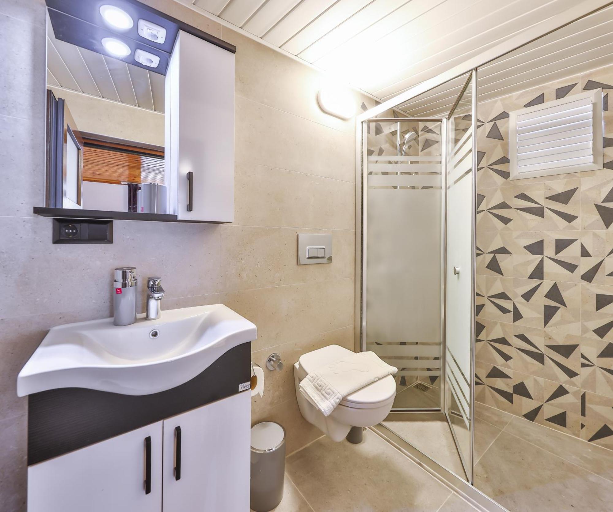 Apartment No 7 *
