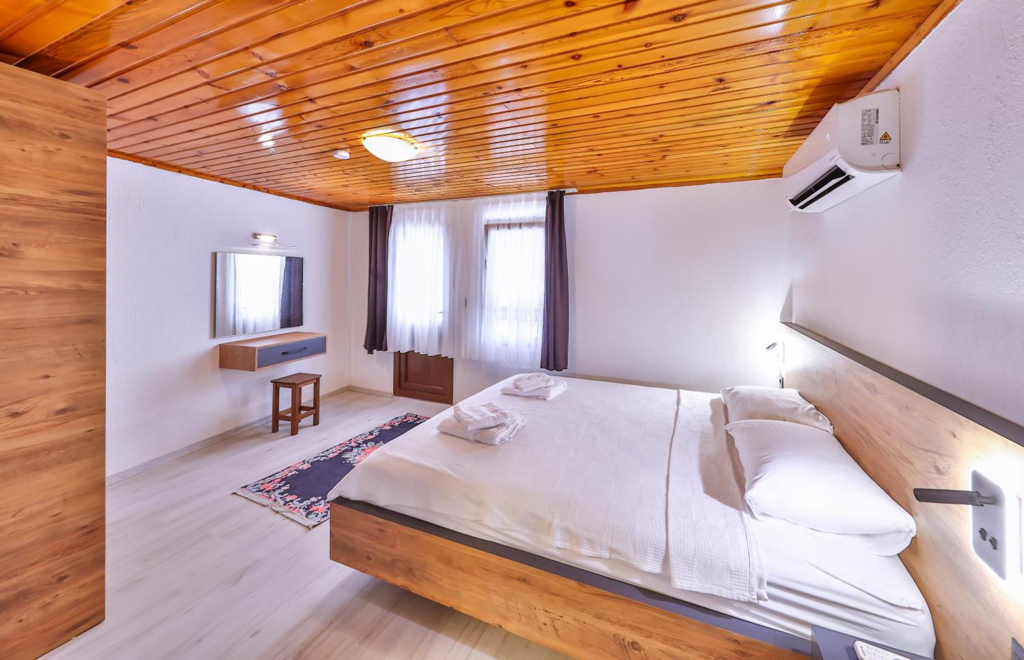 No 7 Apartment *