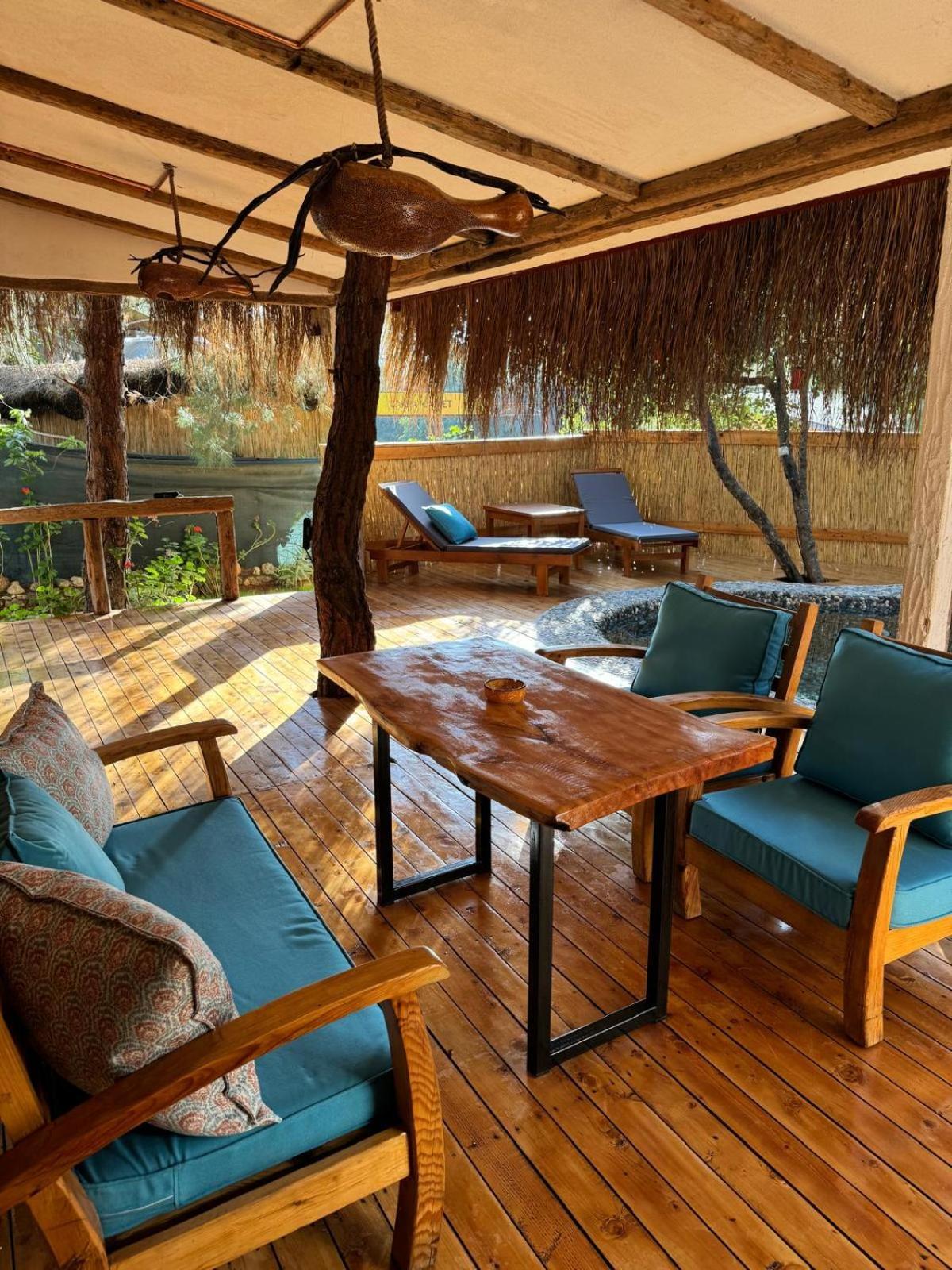 Turan Hill Lounge Holiday park