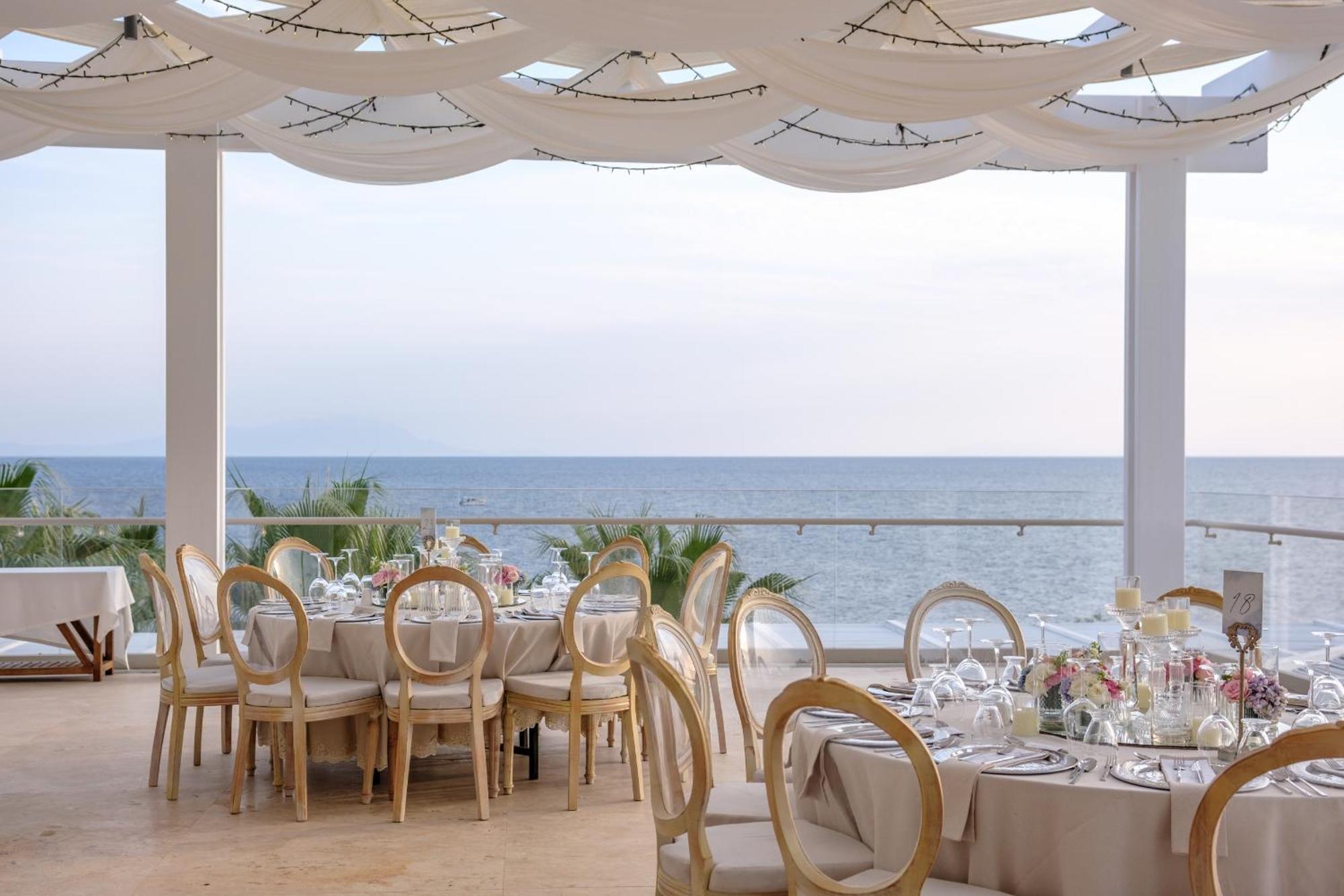 Hiddenbay Teos Sigacik Hotel, And Restaurants *