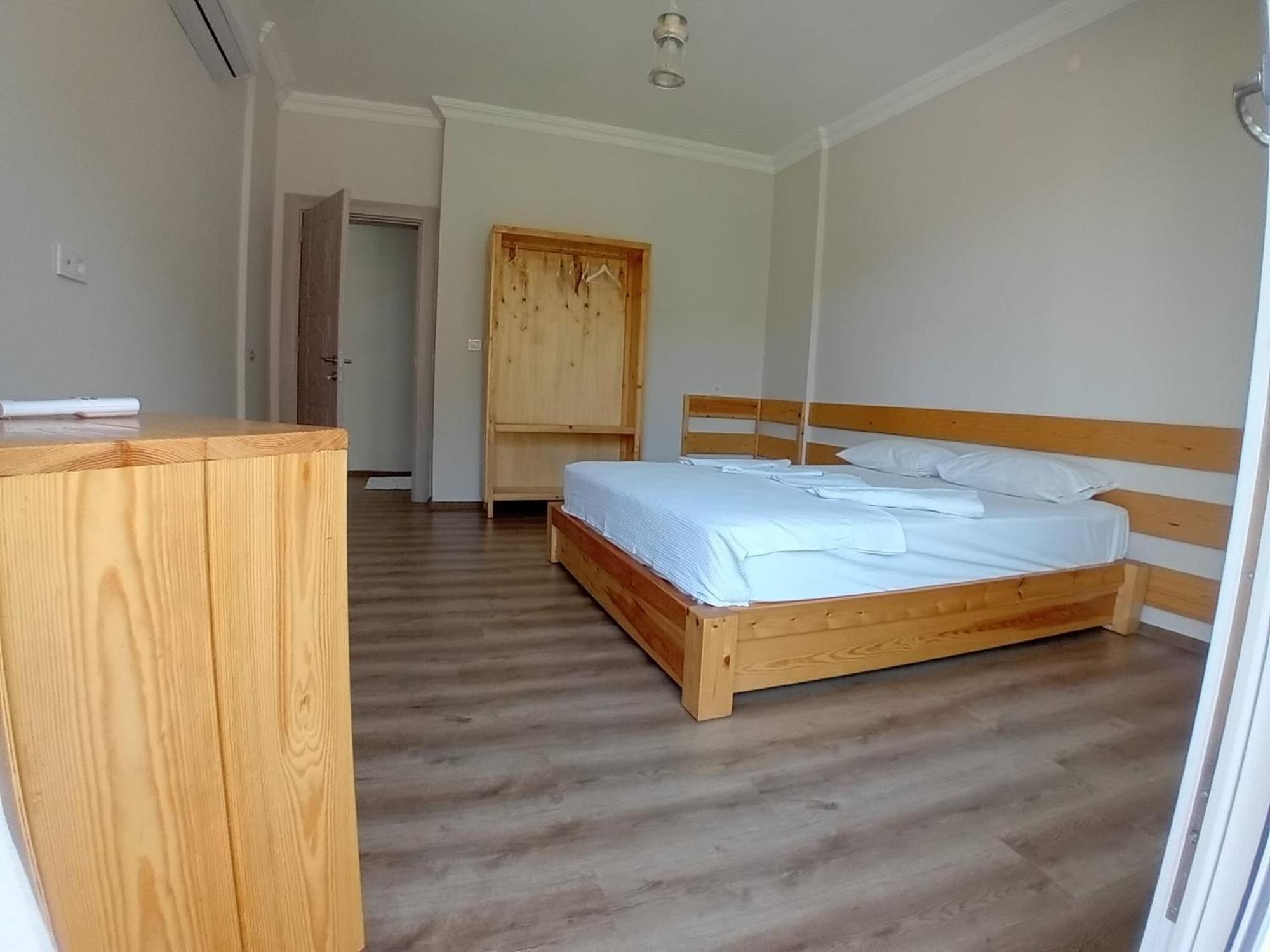 Apartment Hill Defne