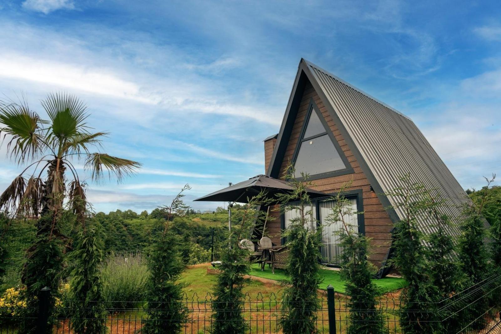 Ganita Travel Hotel *